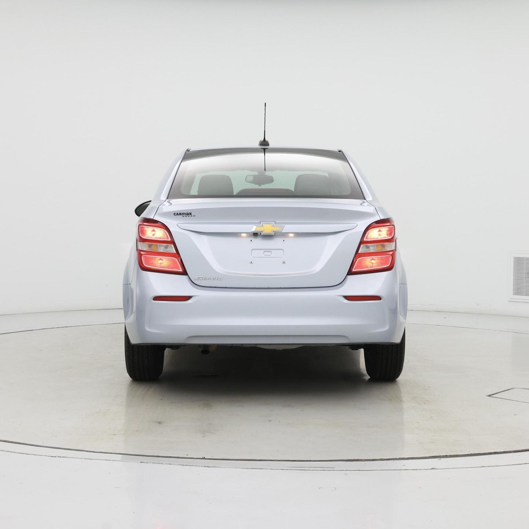 Thumbnail: 2017 Chevrolet Sonic - 6