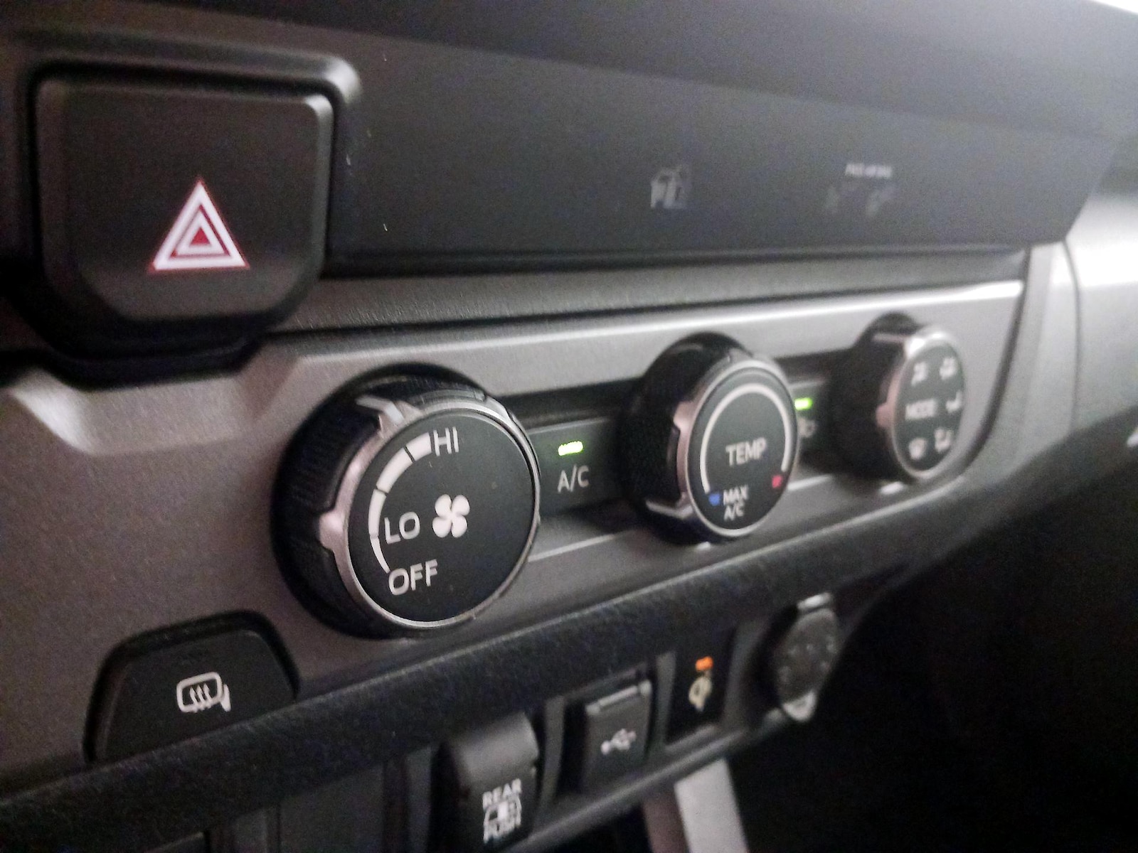 2020 Toyota Tacoma TRD Sport - Photo 17