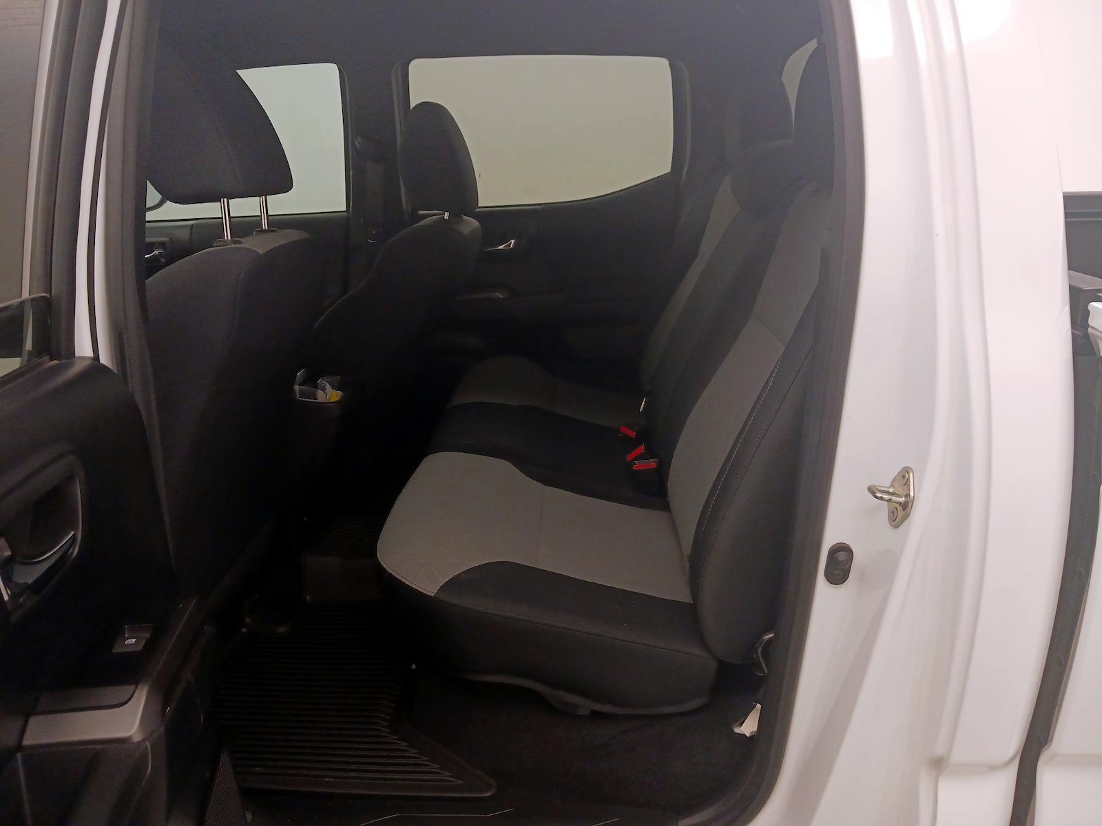 2020 Toyota Tacoma TRD Sport - Photo 20