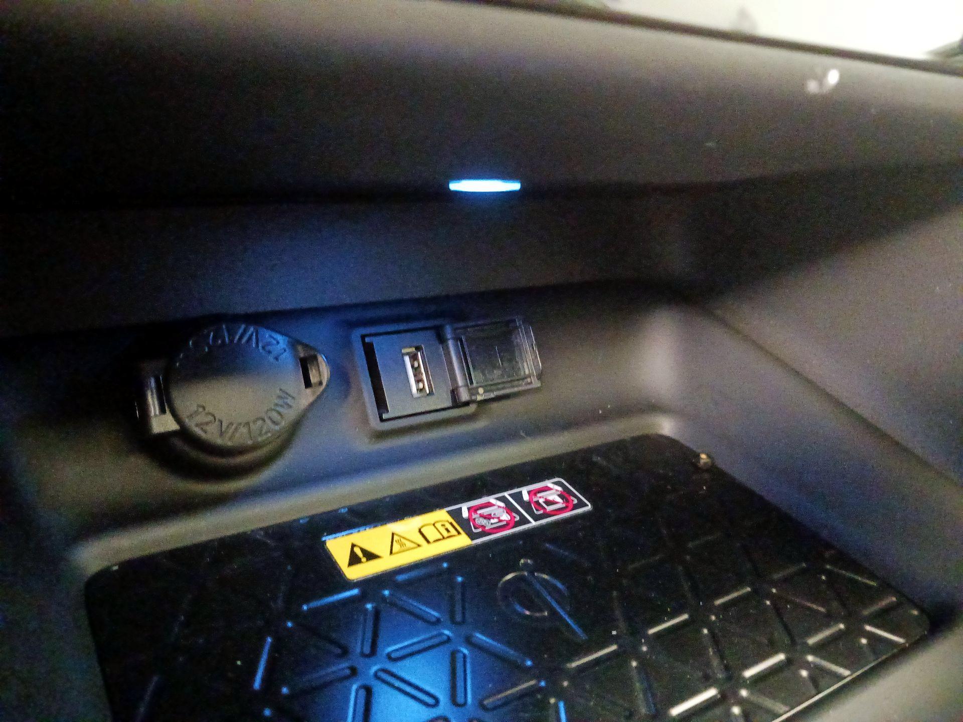 Thumbnail: 2022 Toyota RAV4 - 19