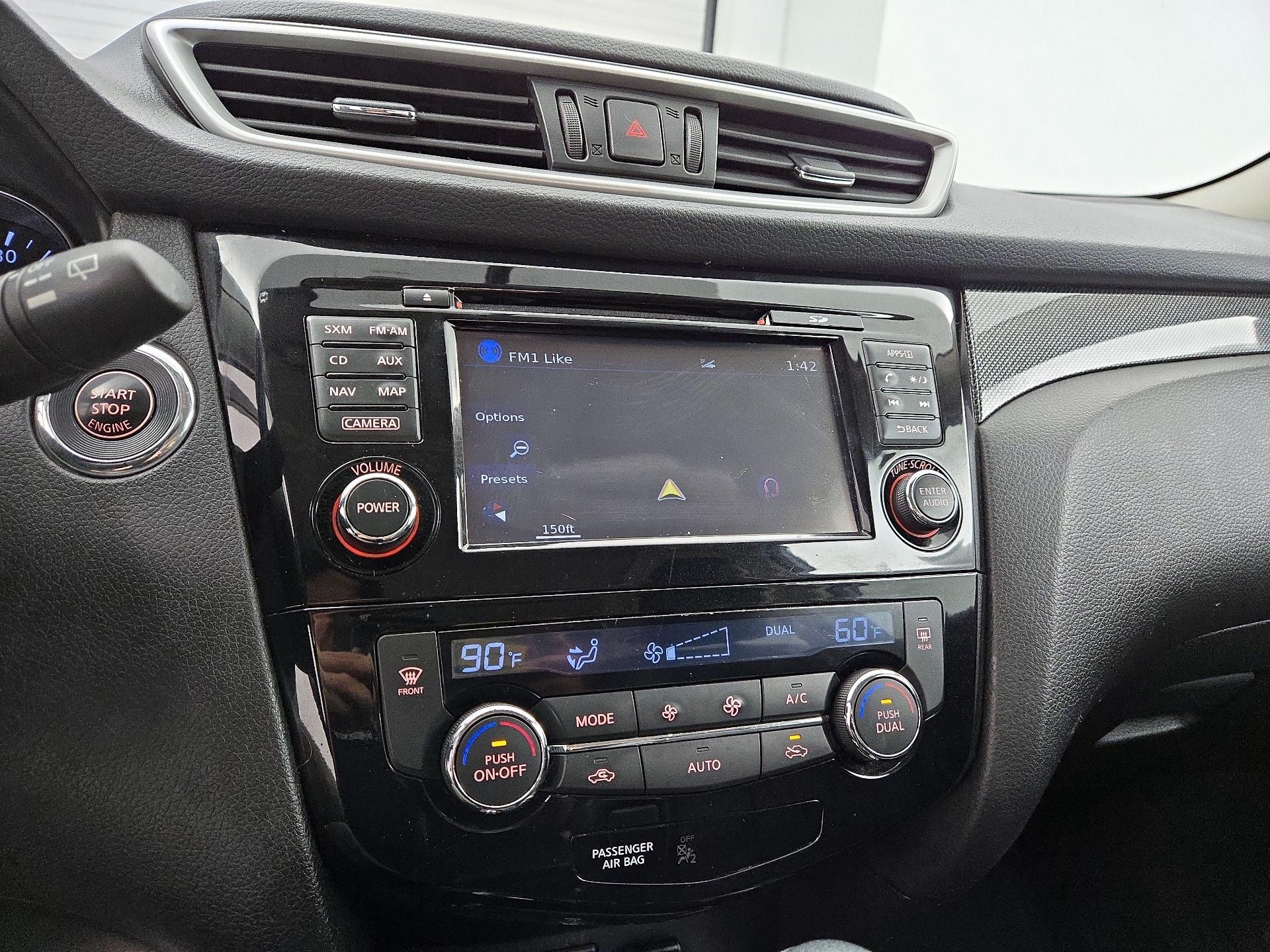 Thumbnail: 2016 Nissan Rogue - 14