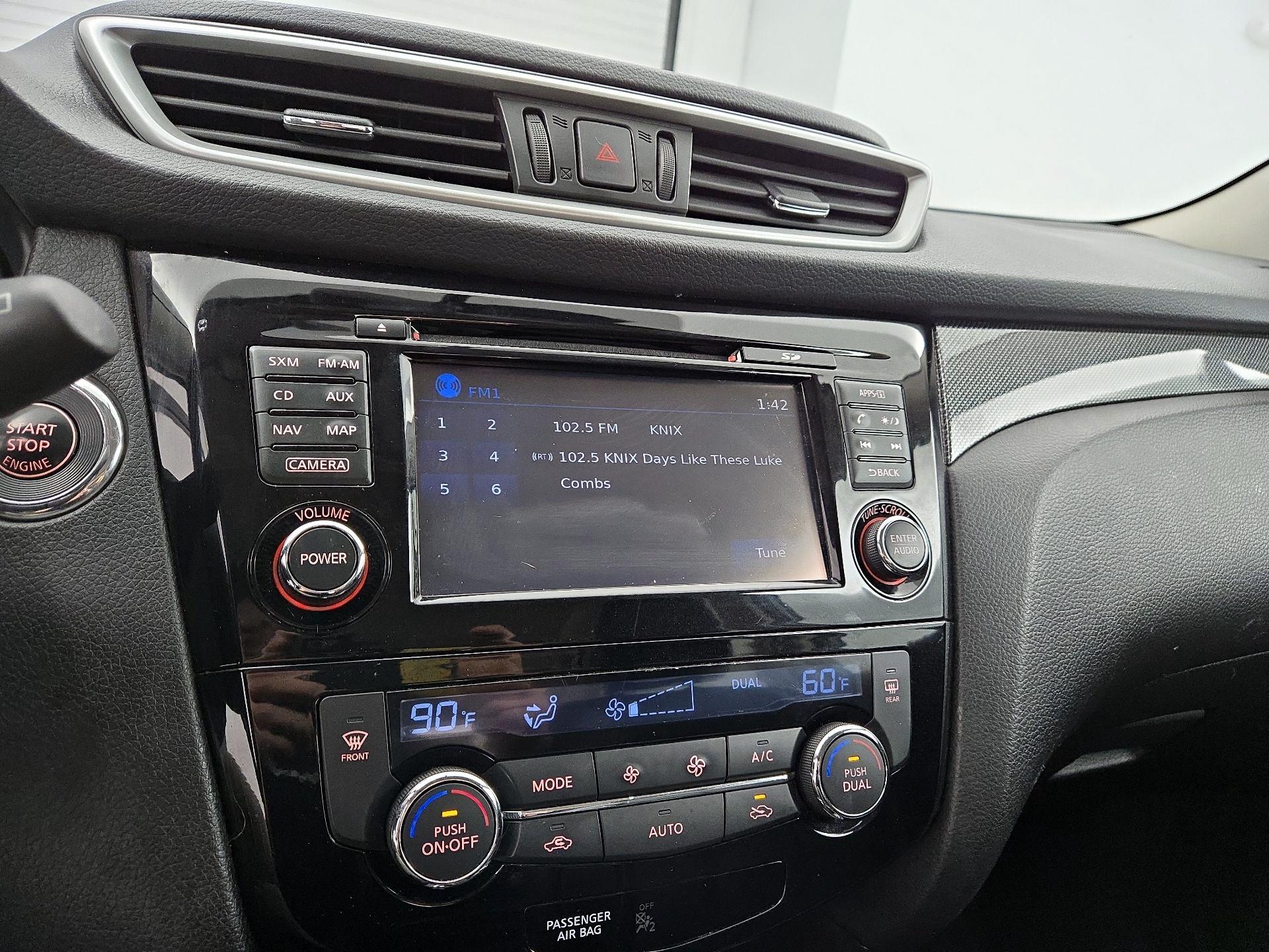 Thumbnail: 2016 Nissan Rogue - 16