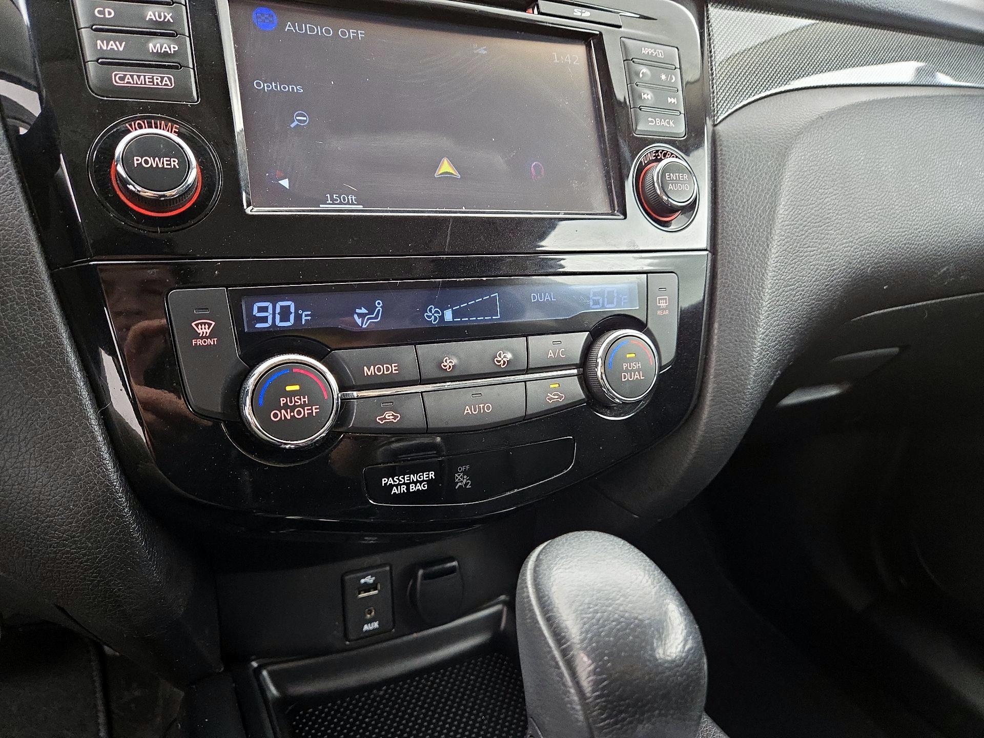 Thumbnail: 2016 Nissan Rogue - 17