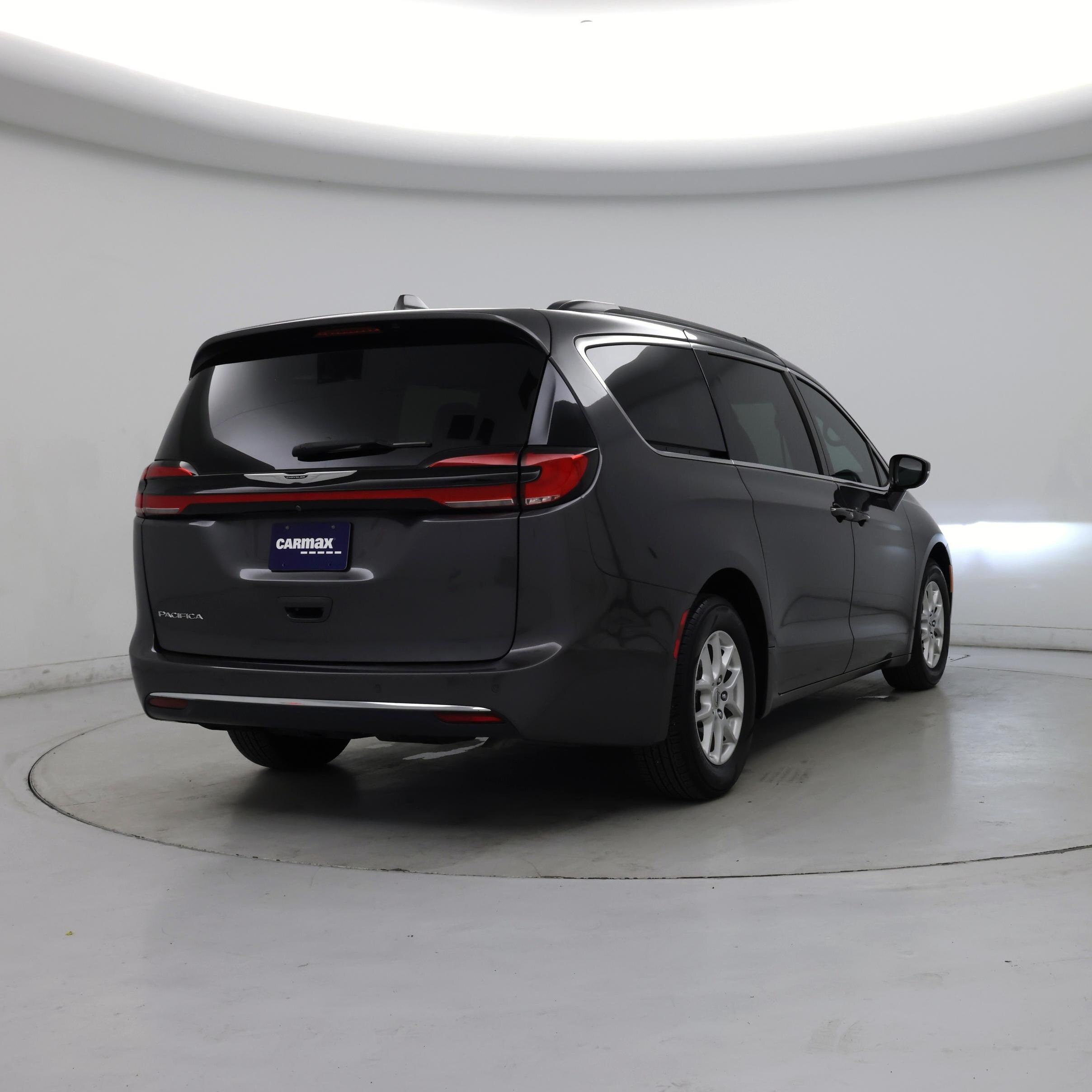 Thumbnail: 2022 Chrysler Pacifica - 8