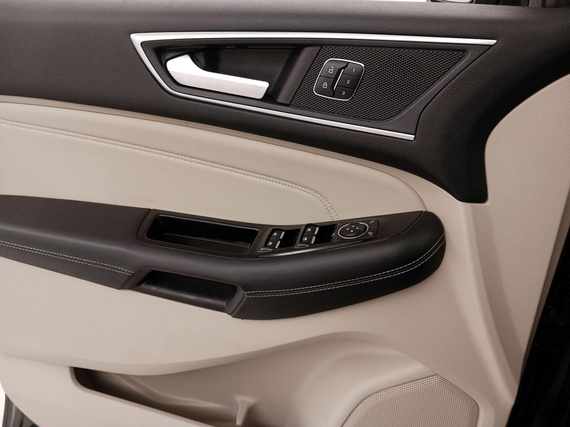 Thumbnail: 2018 Ford Edge - 12