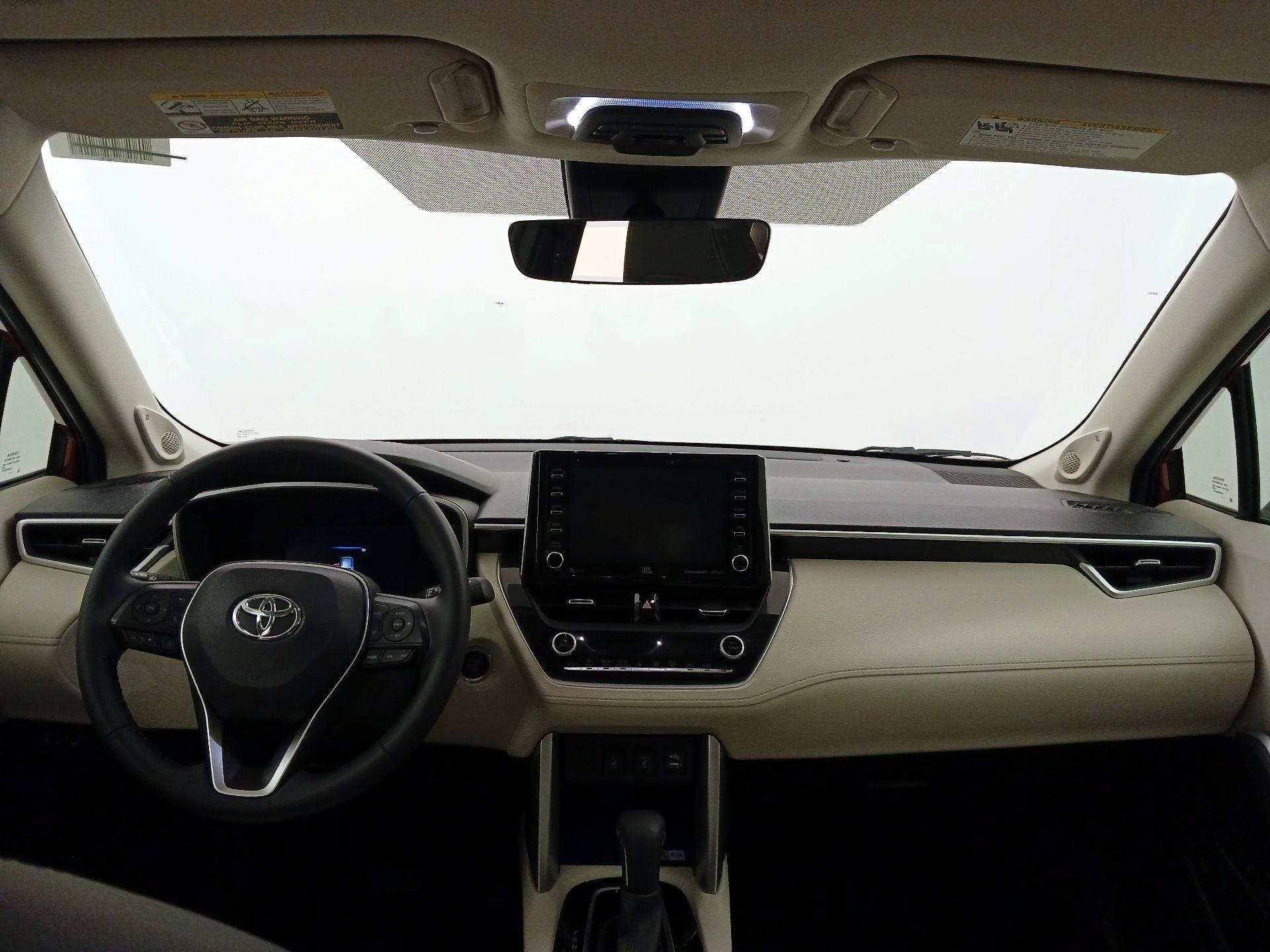 Thumbnail: 2022 Toyota Corolla Cross - 9