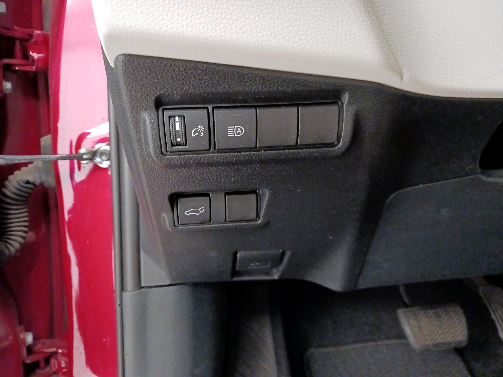 Thumbnail: 2022 Toyota Corolla Cross - 13