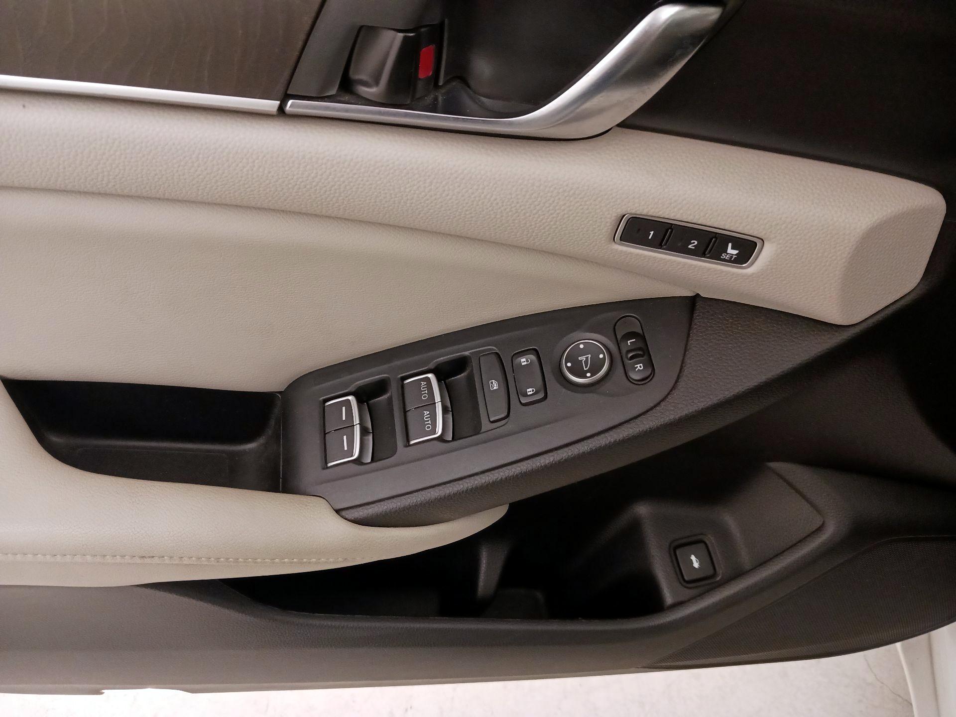 Thumbnail: 2018 Honda Accord - 12