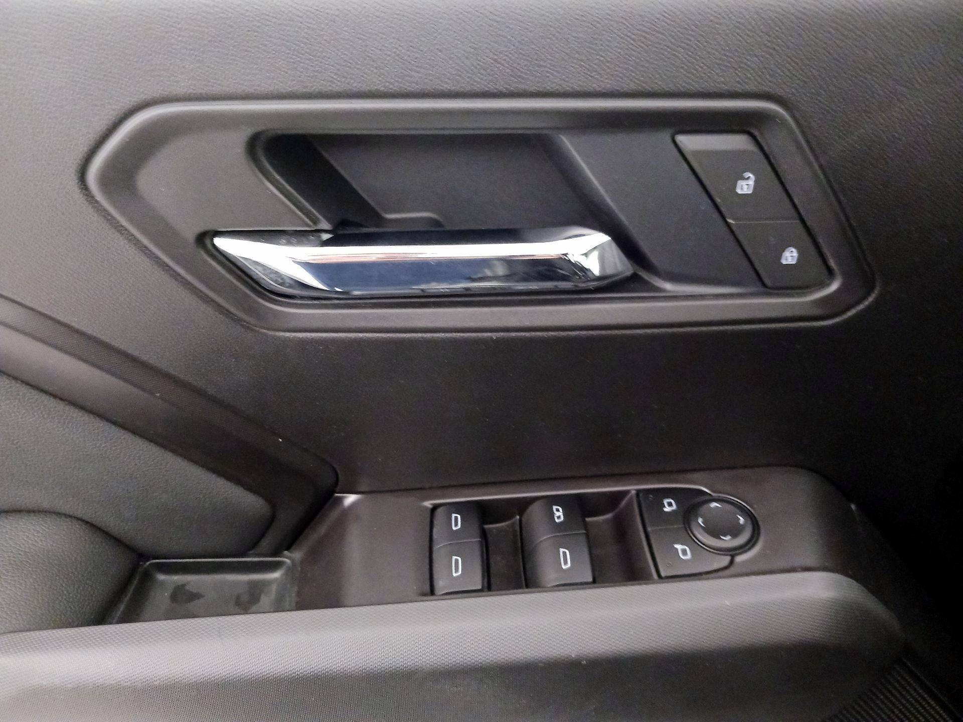 Thumbnail: 2025 Chevrolet Colorado - 12