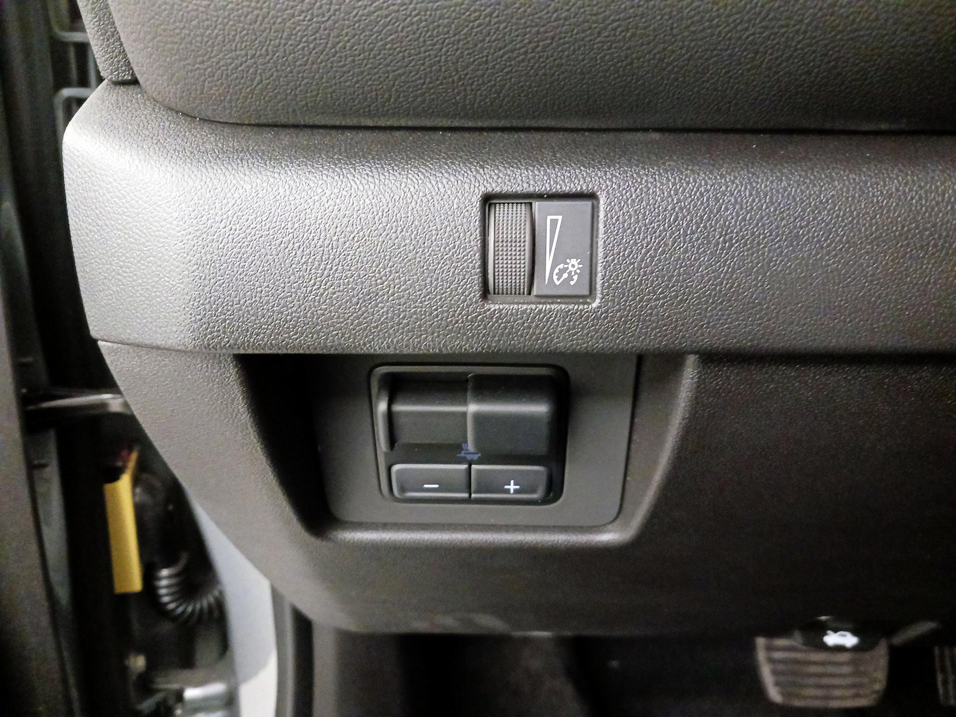 Thumbnail: 2025 Chevrolet Colorado - 13