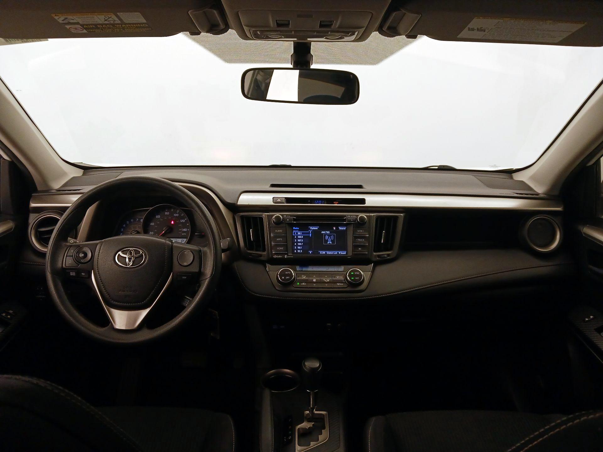 Thumbnail: 2015 Toyota RAV4 - 9