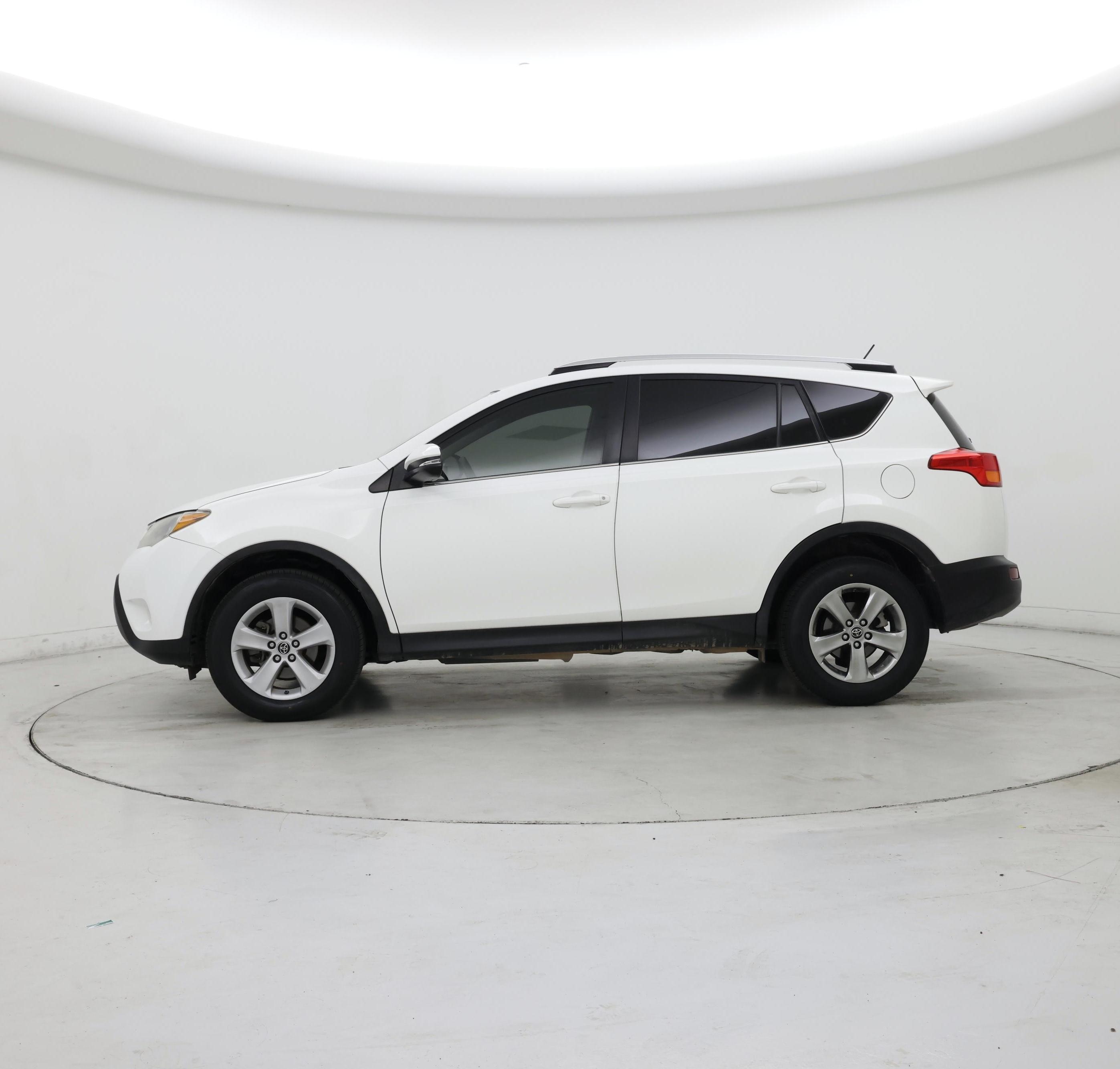 Thumbnail: 2015 Toyota RAV4 - 3