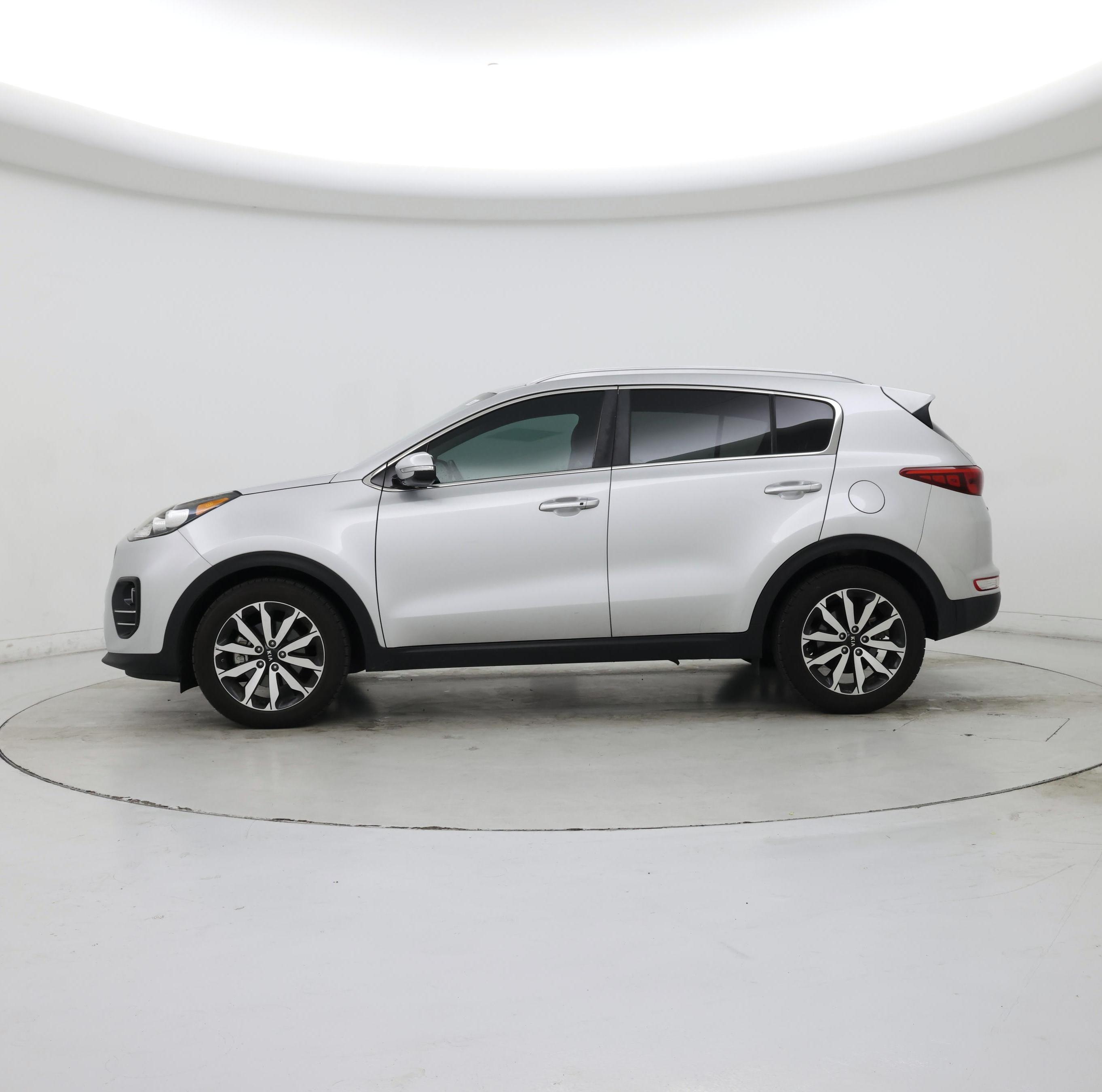 Thumbnail: 2019 Kia Sportage - 3