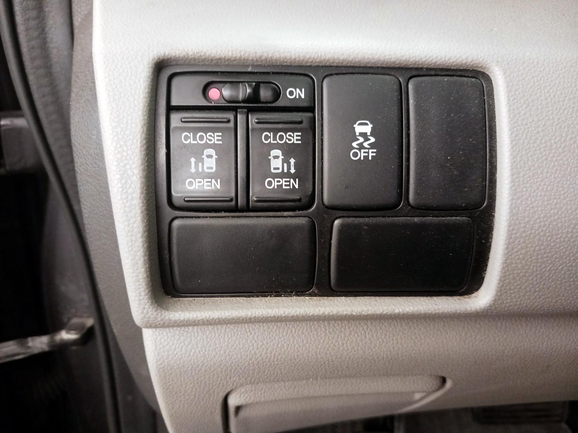 Thumbnail: 2016 Honda Odyssey - 13