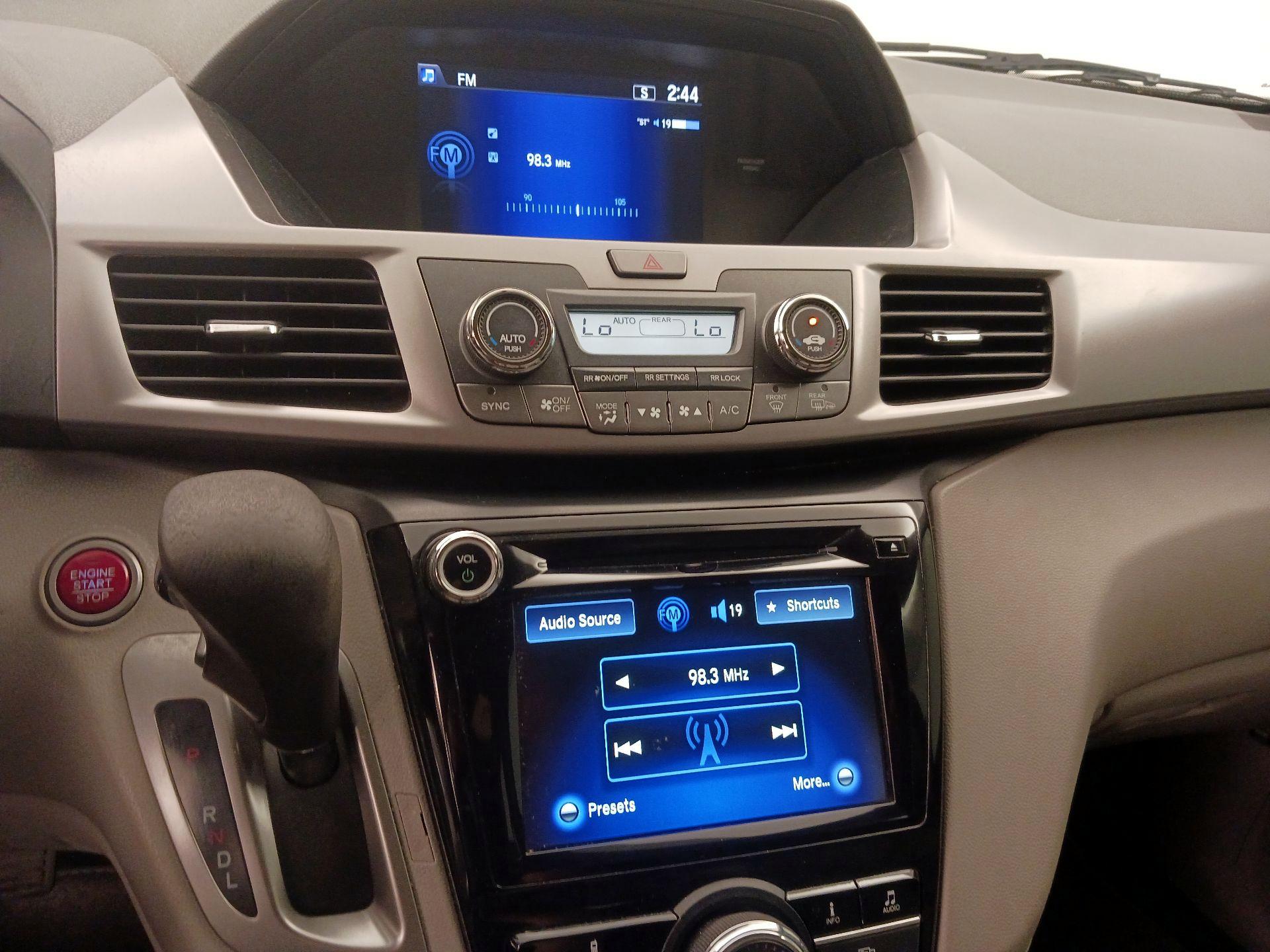 Thumbnail: 2016 Honda Odyssey - 15