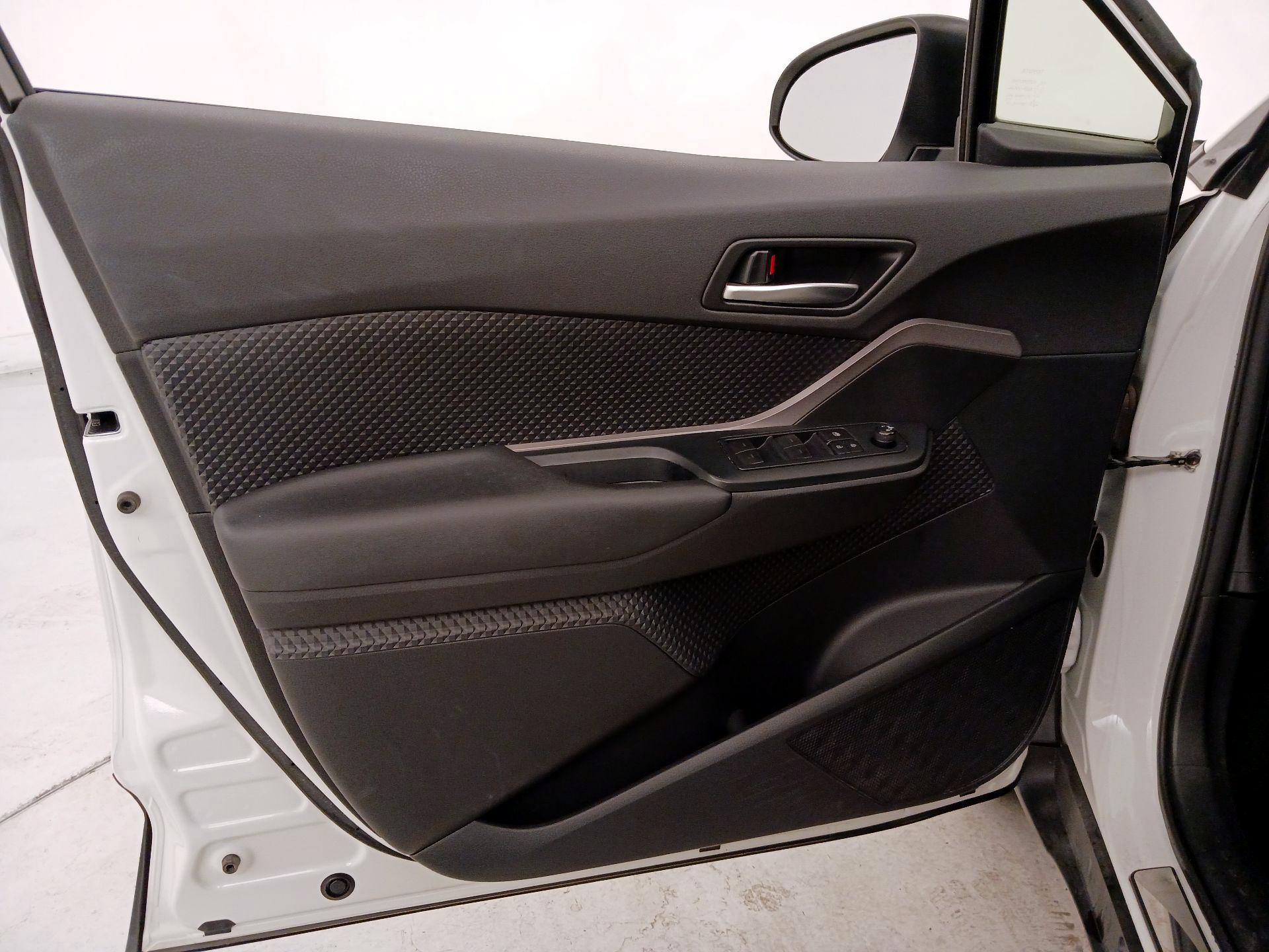 Thumbnail: 2021 Toyota C-HR - 12