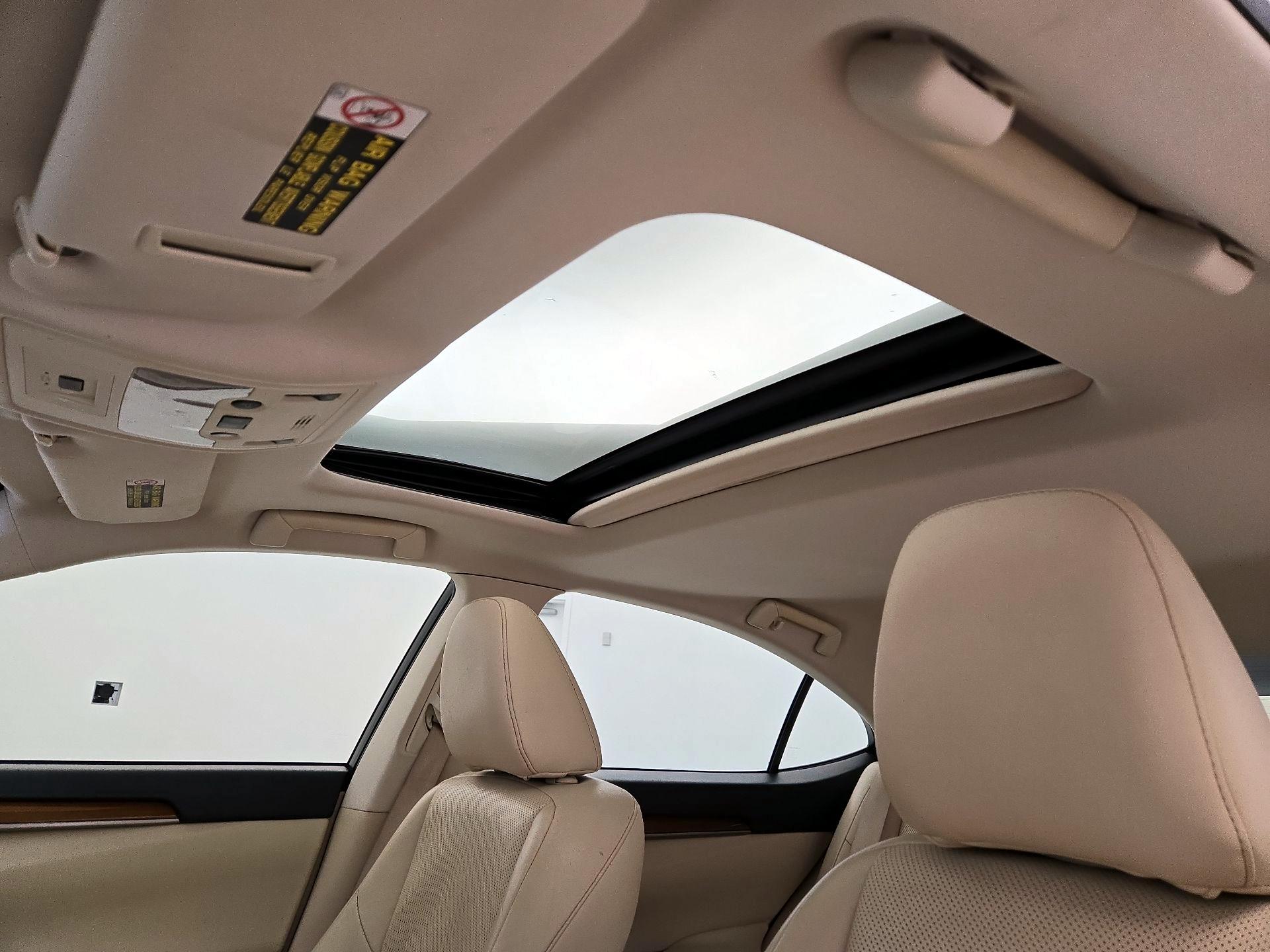 Thumbnail: 2015 Lexus ES - 19