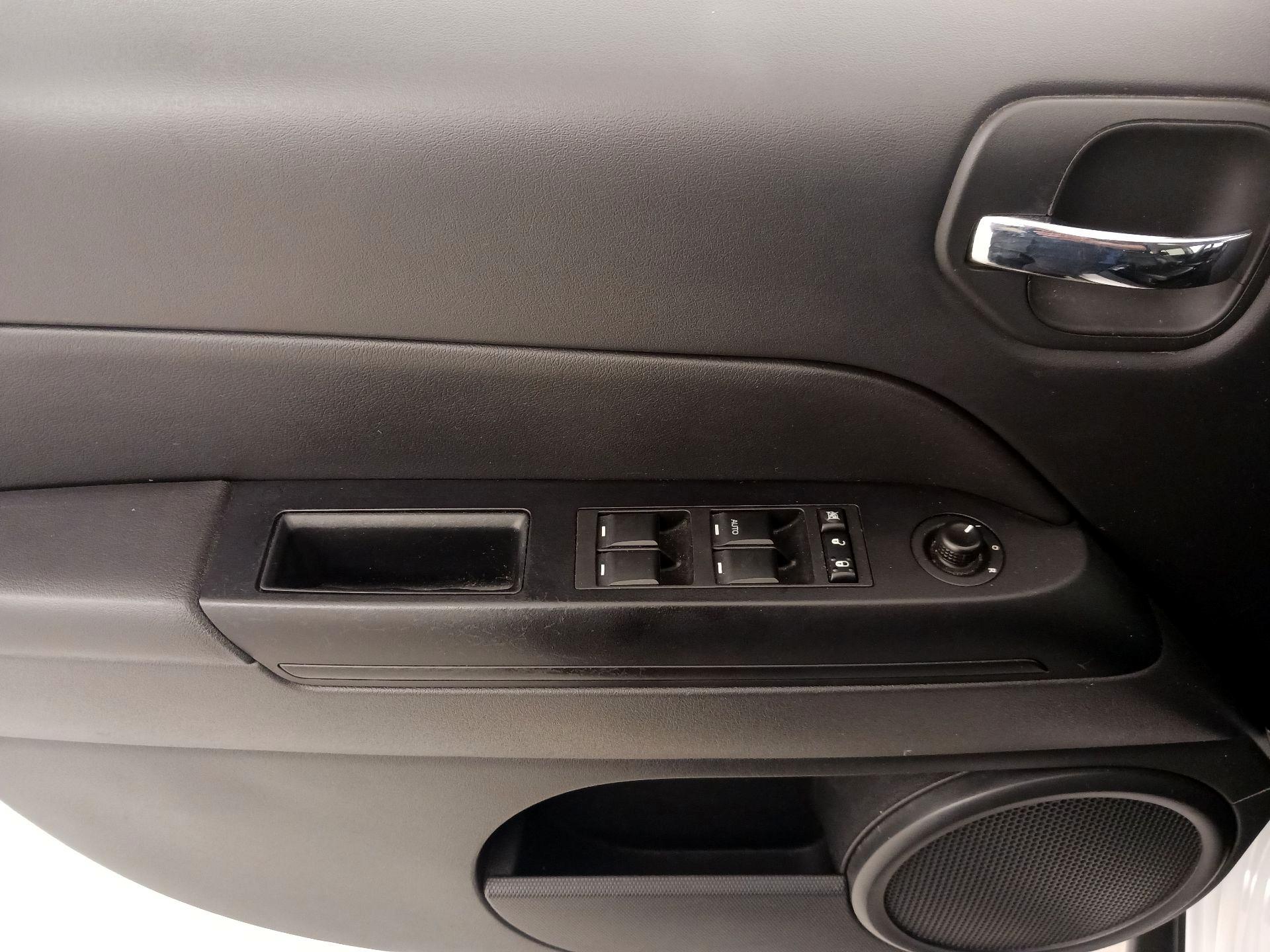 Thumbnail: 2017 Jeep Patriot - 12