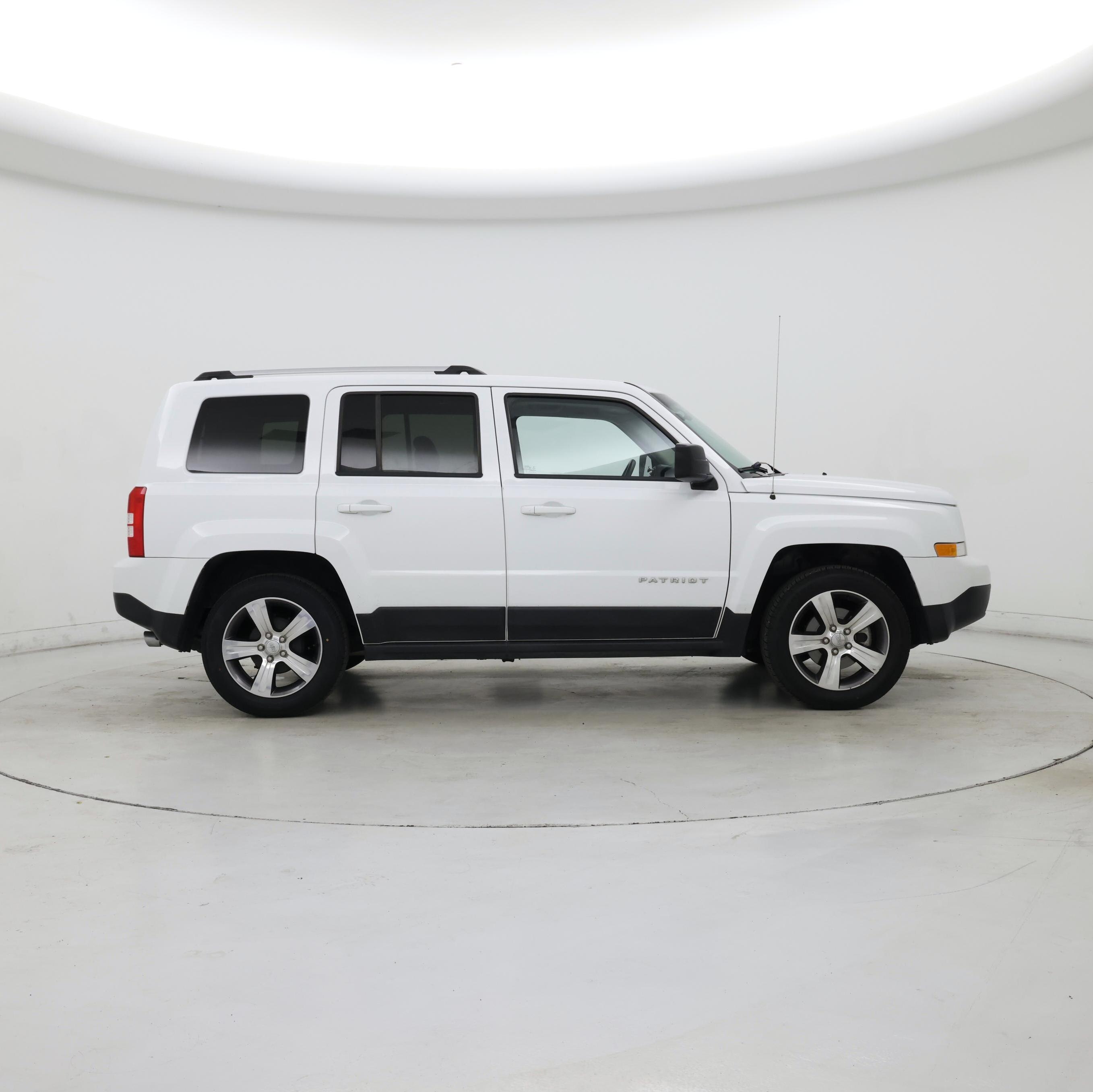 Thumbnail: 2017 Jeep Patriot - 7