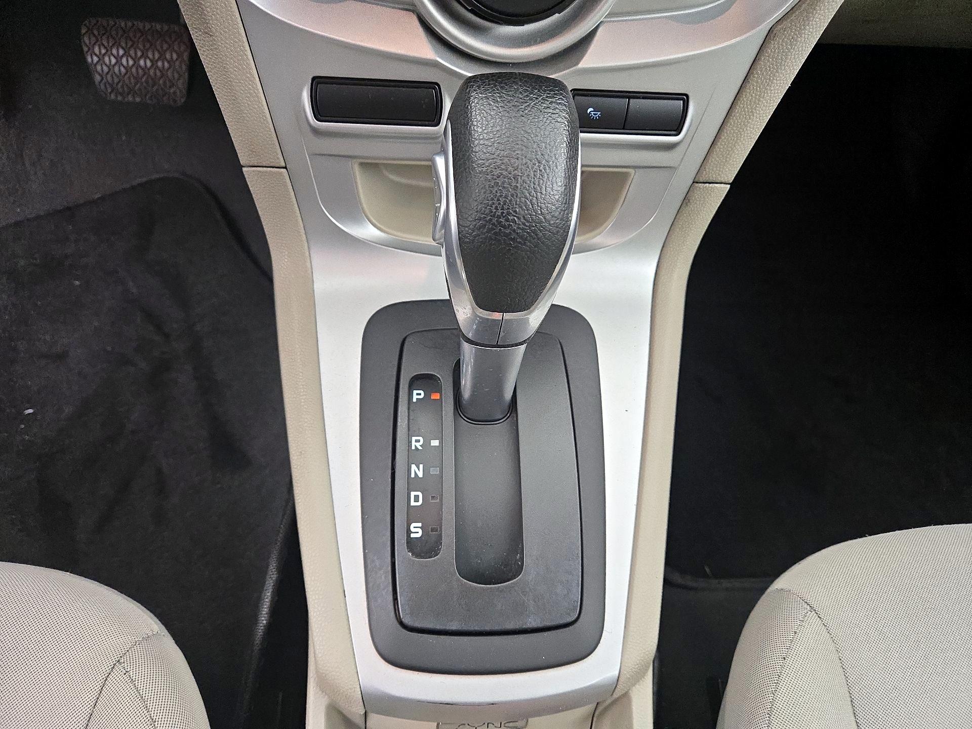 Thumbnail: 2014 Ford Fiesta - 16