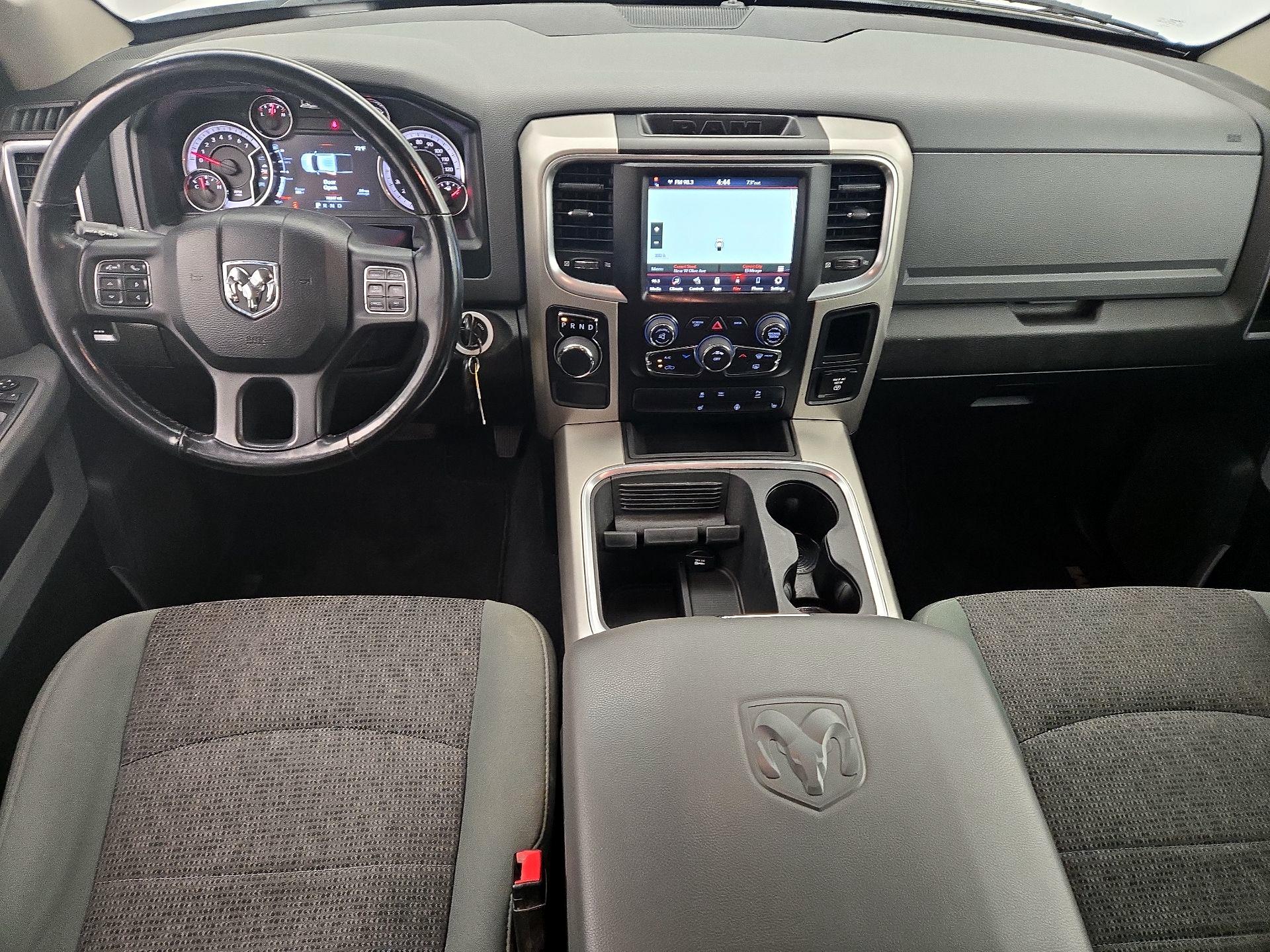 Thumbnail: 2020 RAM 1500 Classic - 9