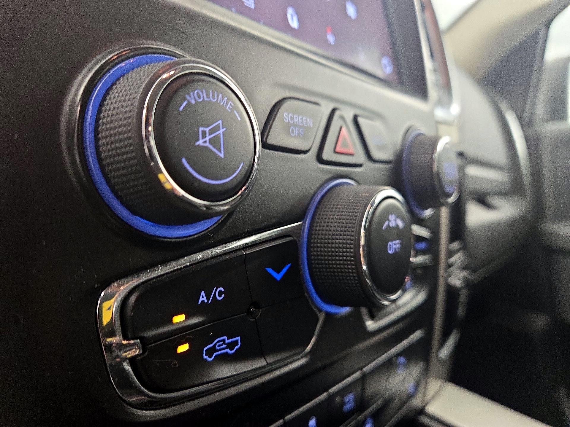 Thumbnail: 2020 RAM 1500 Classic - 17