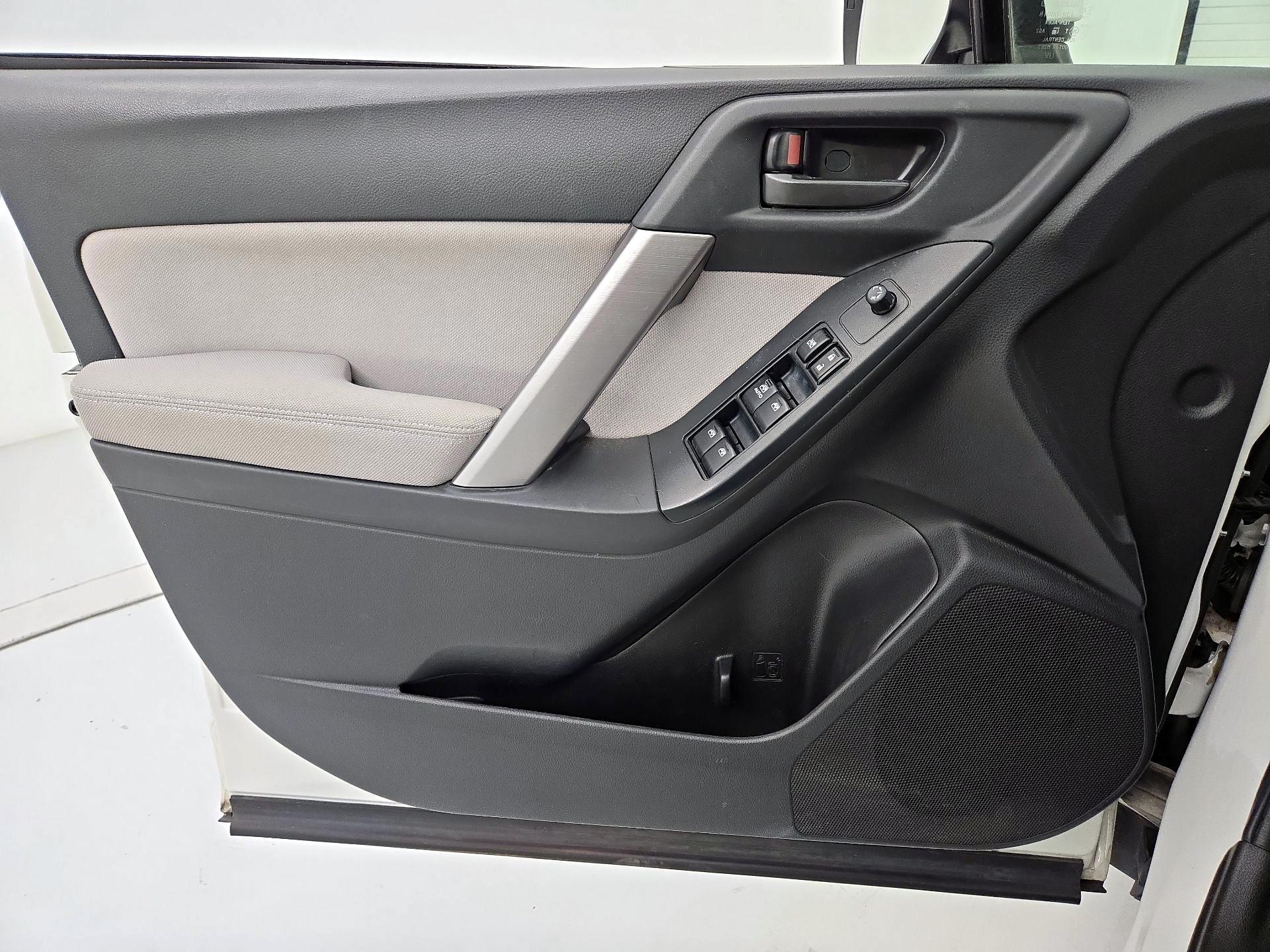 Thumbnail: 2015 Subaru Forester - 12