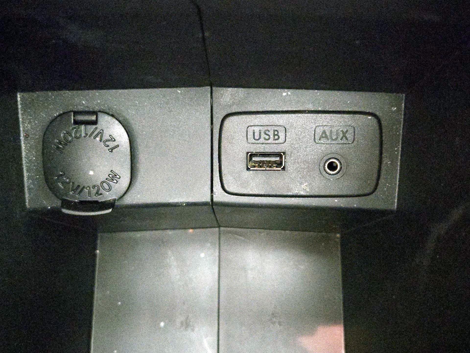 Thumbnail: 2015 Subaru Forester - 18