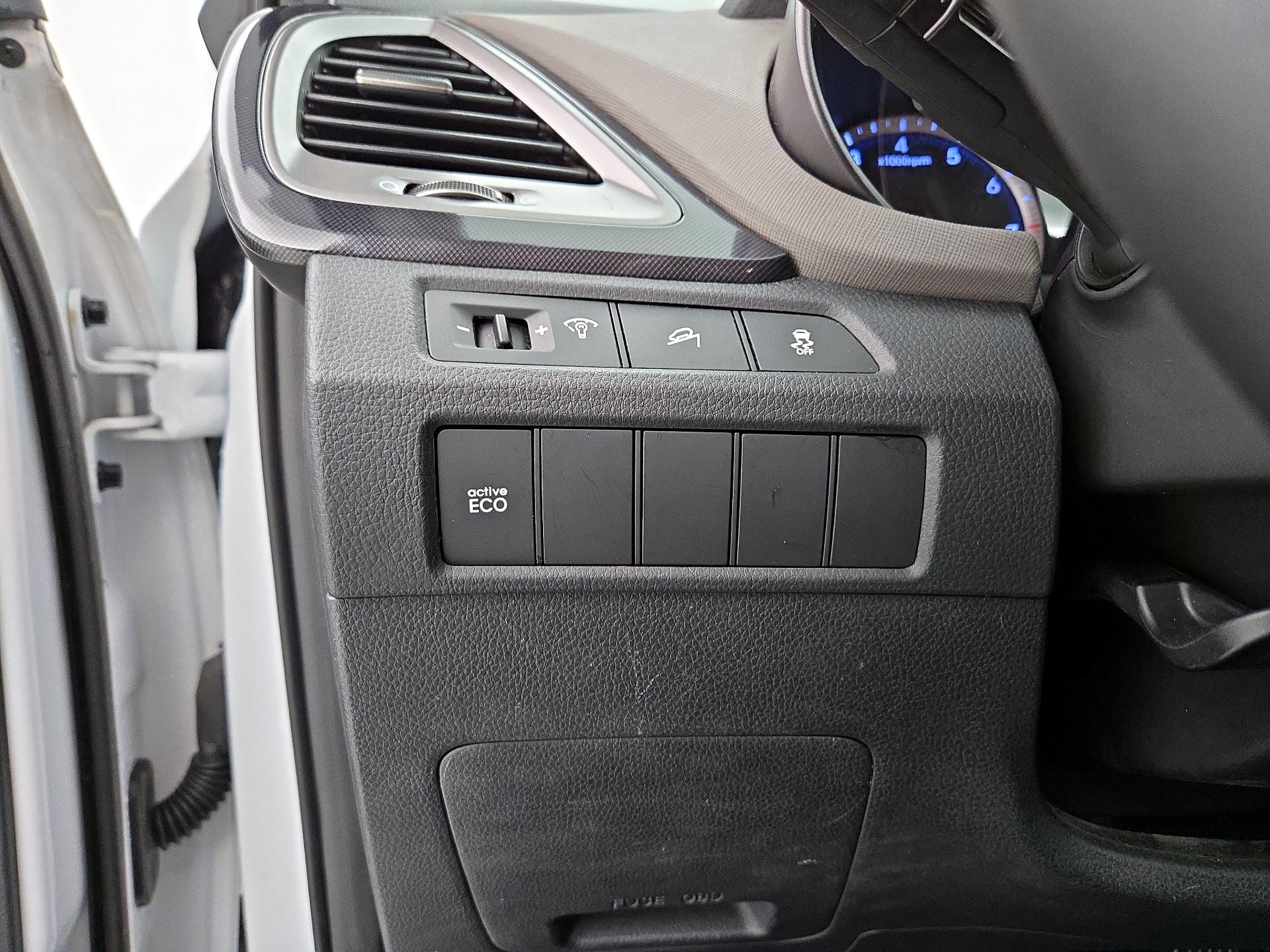 Thumbnail: 2014 Hyundai Santa Fe - 13