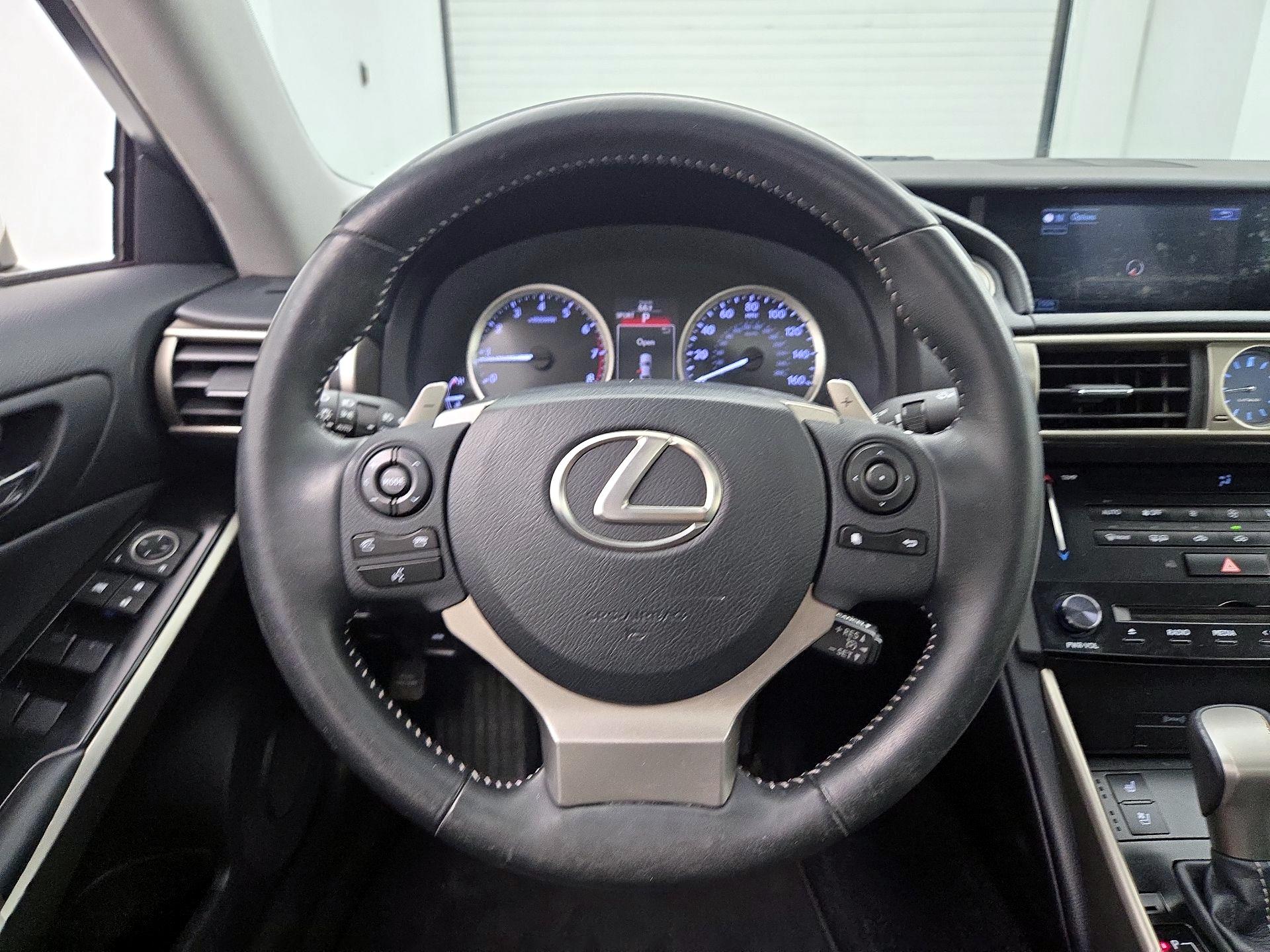 Thumbnail: 2014 Lexus IS - 10