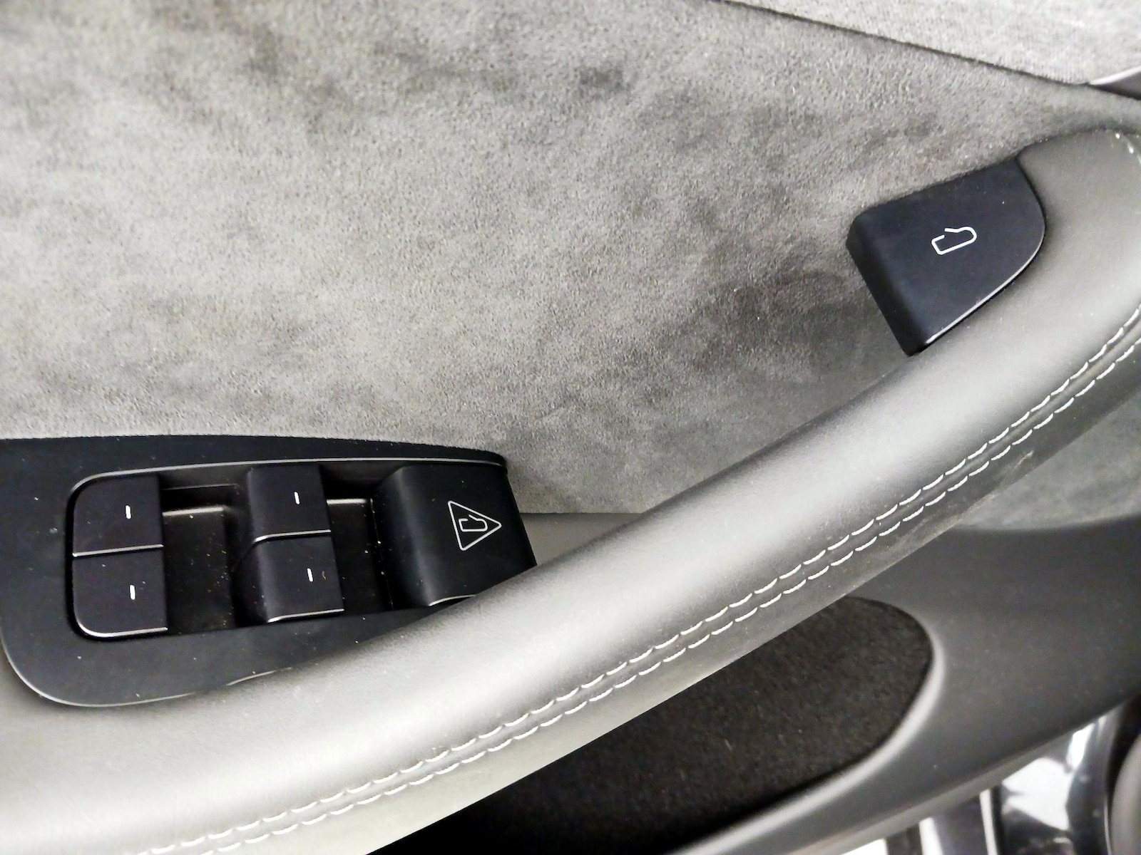 2026 Tesla Model Y Long Range - Photo 13