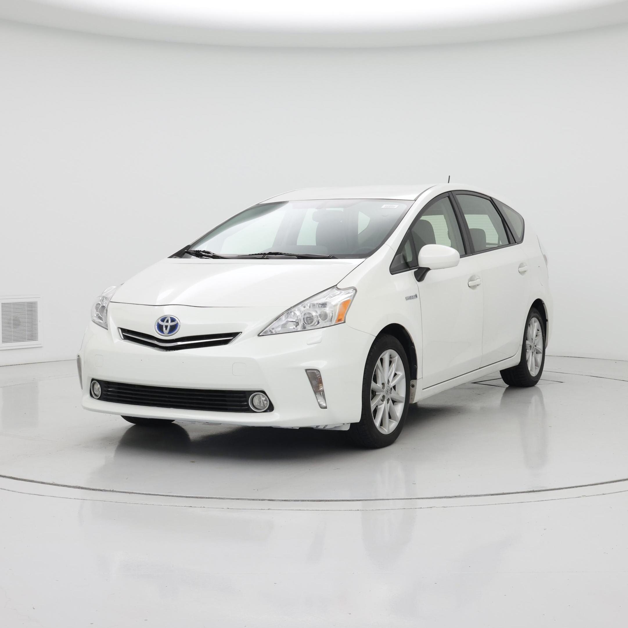 Thumbnail: 2014 Toyota Prius v - 4
