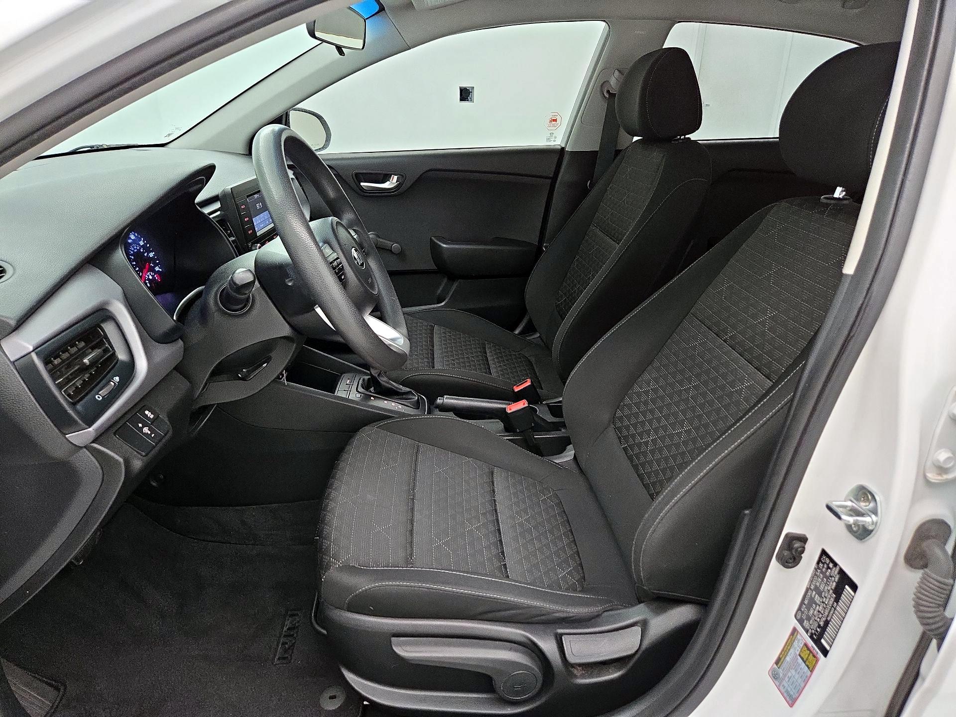 Thumbnail: 2018 Kia Rio5 - 11