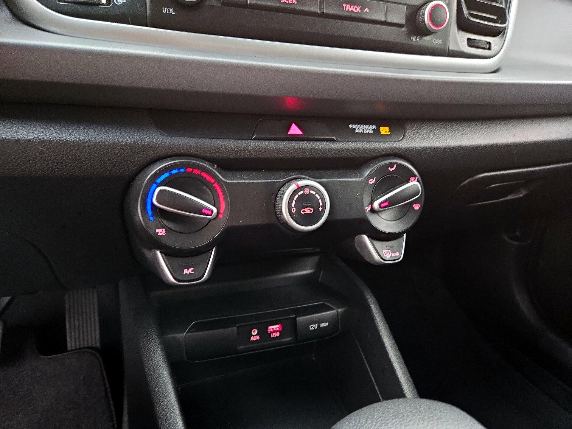 Thumbnail: 2018 Kia Rio5 - 15