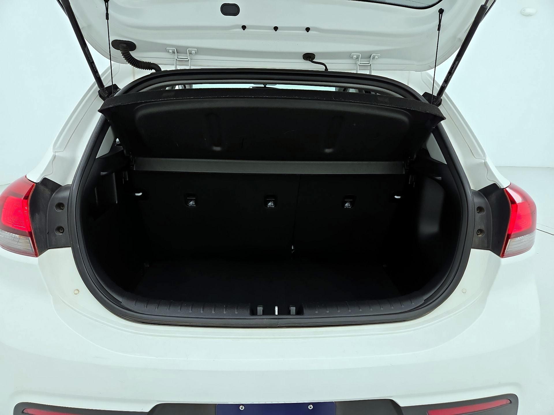 Thumbnail: 2018 Kia Rio5 - 19