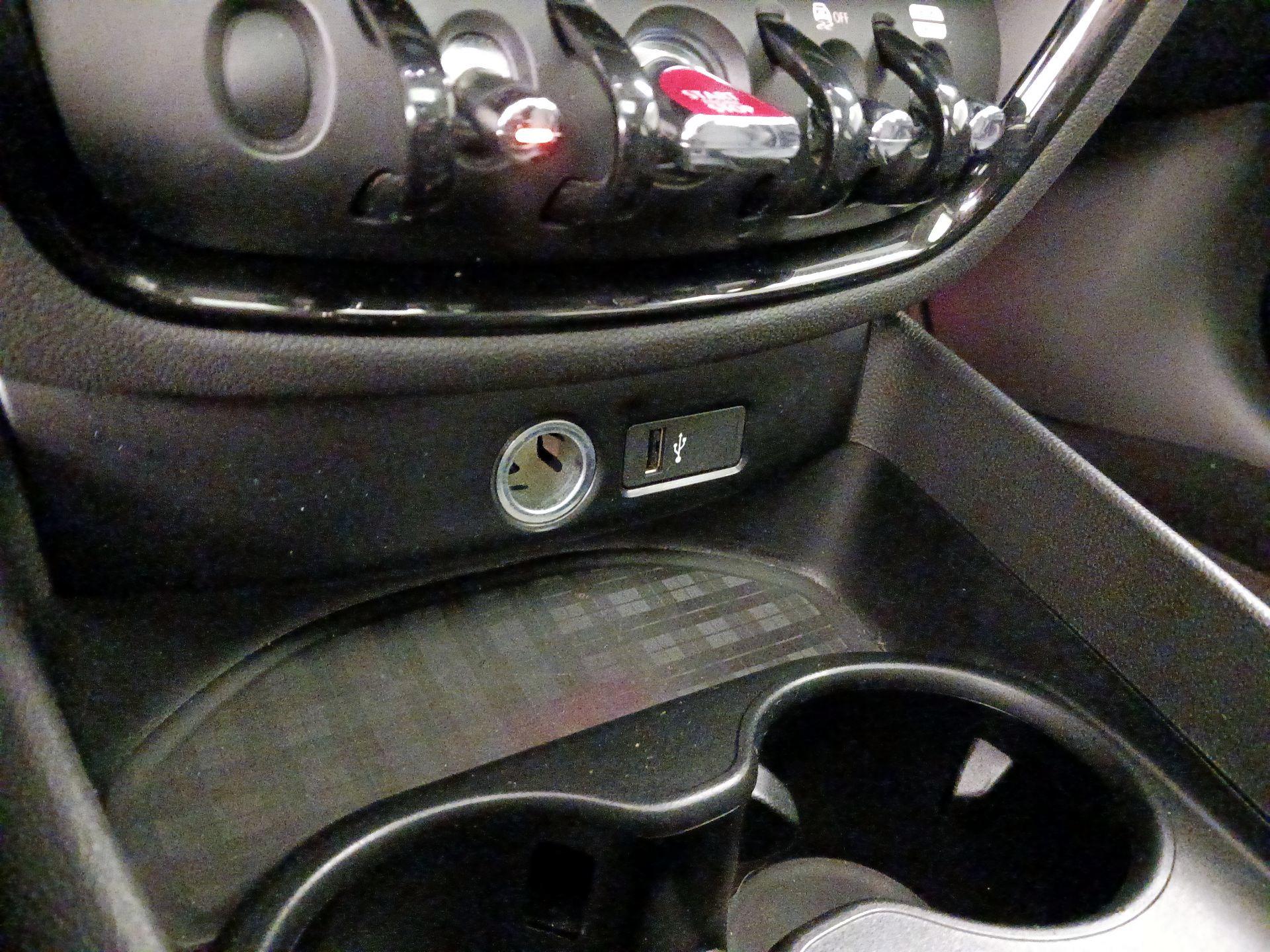 Thumbnail: 2019 MINI Cooper Clubman - 18