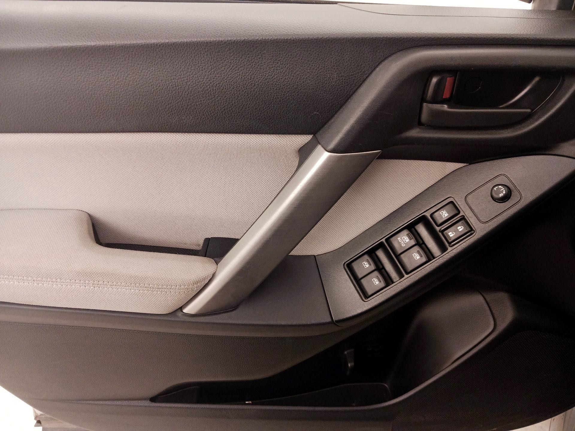 Thumbnail: 2015 Subaru Forester - 12