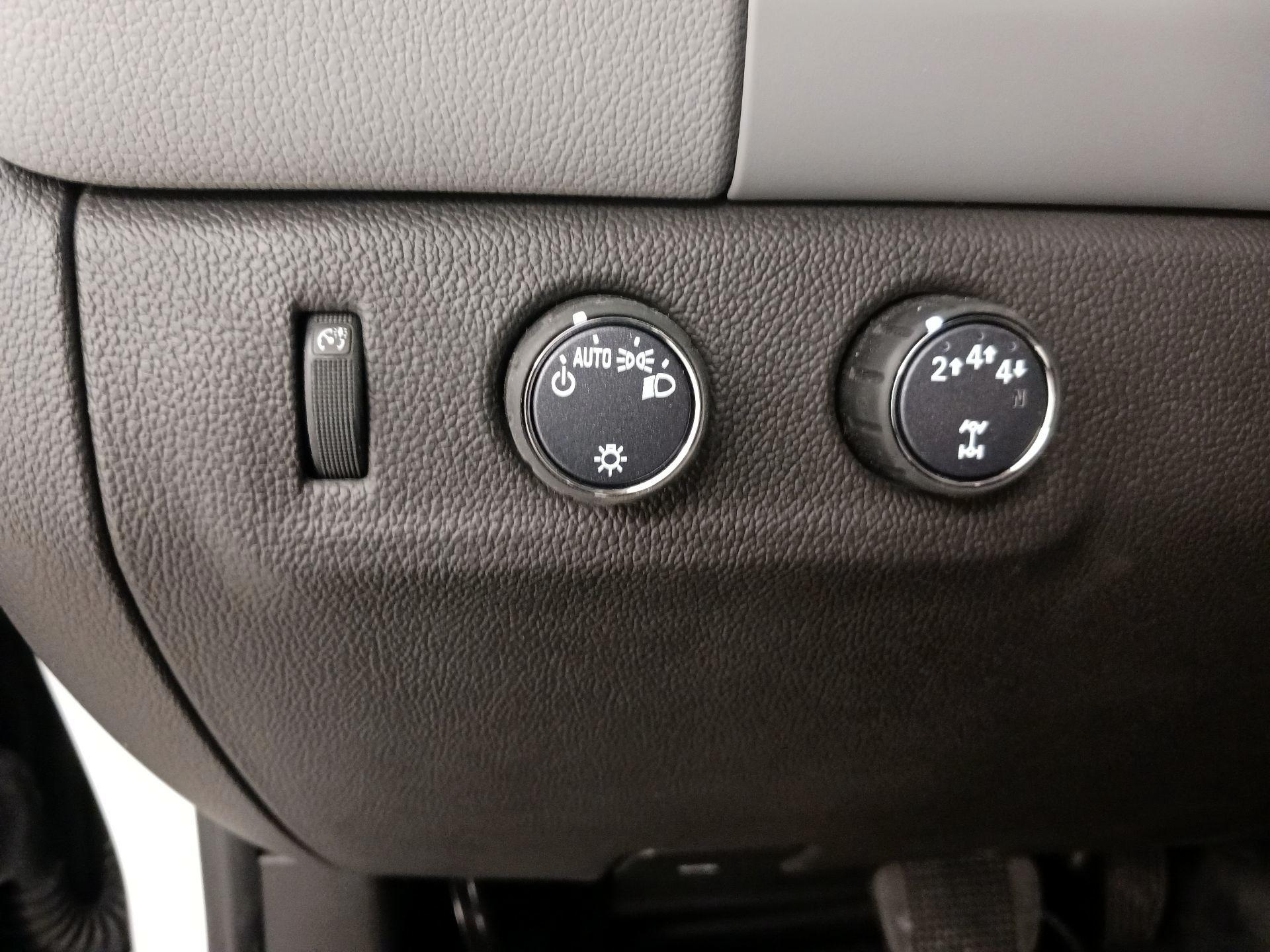 Thumbnail: 2022 Chevrolet Colorado - 13