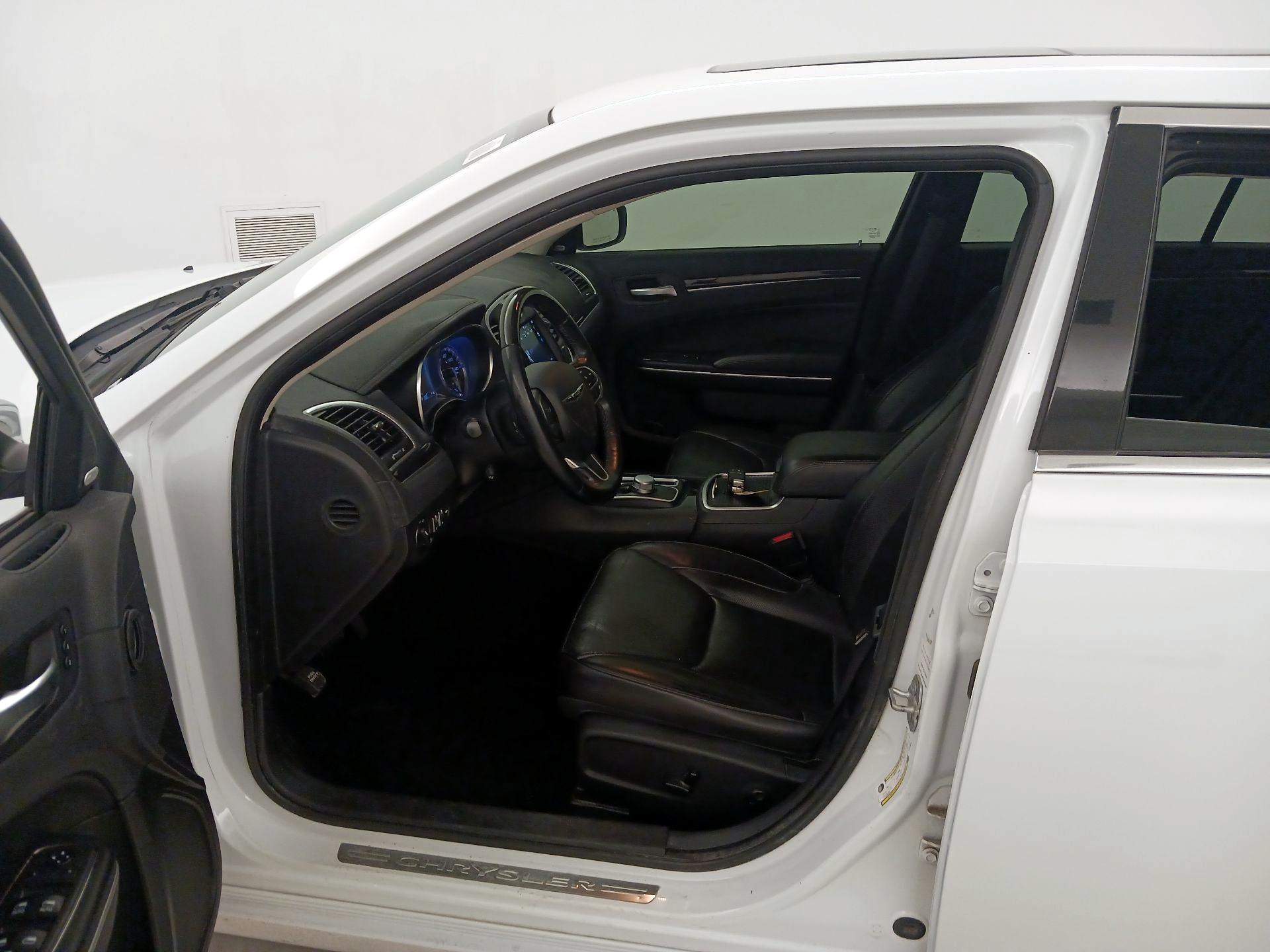 Thumbnail: 2019 Chrysler 300 - 11