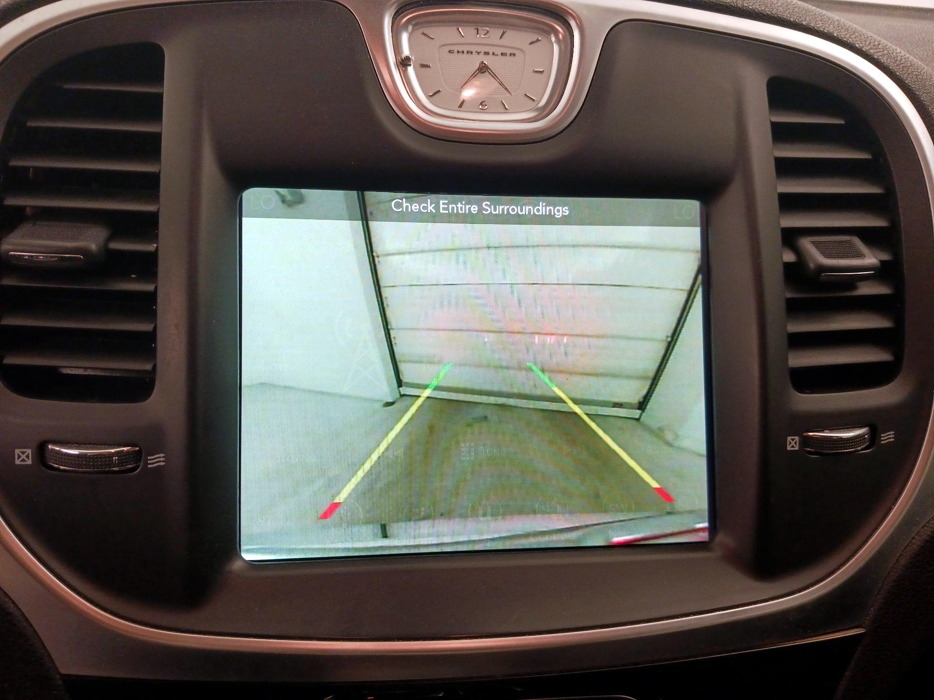 Thumbnail: 2019 Chrysler 300 - 15