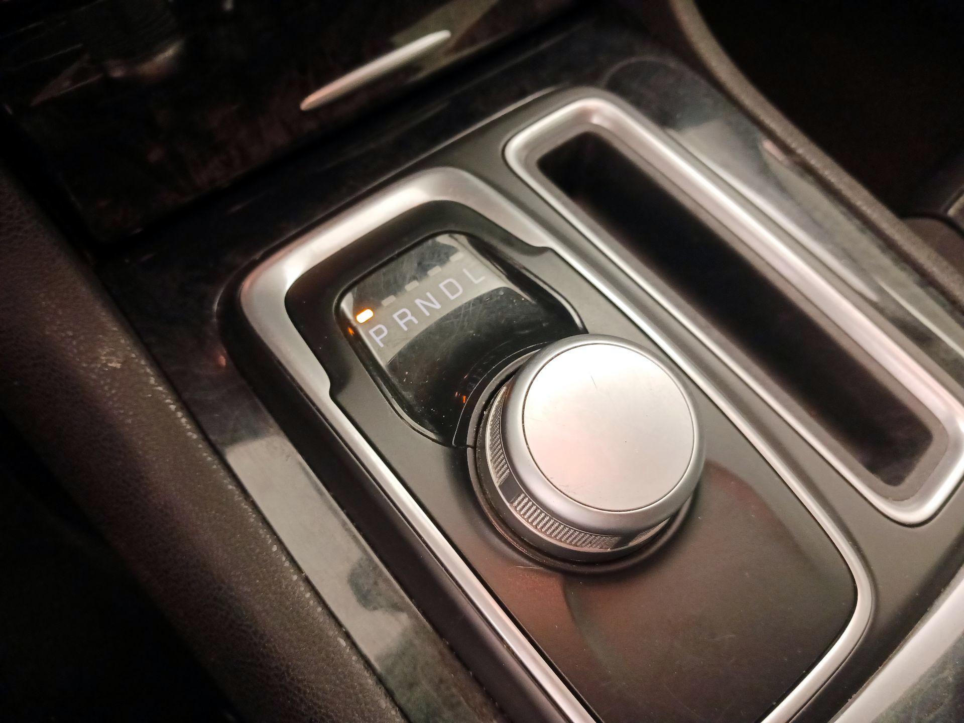 Thumbnail: 2019 Chrysler 300 - 18