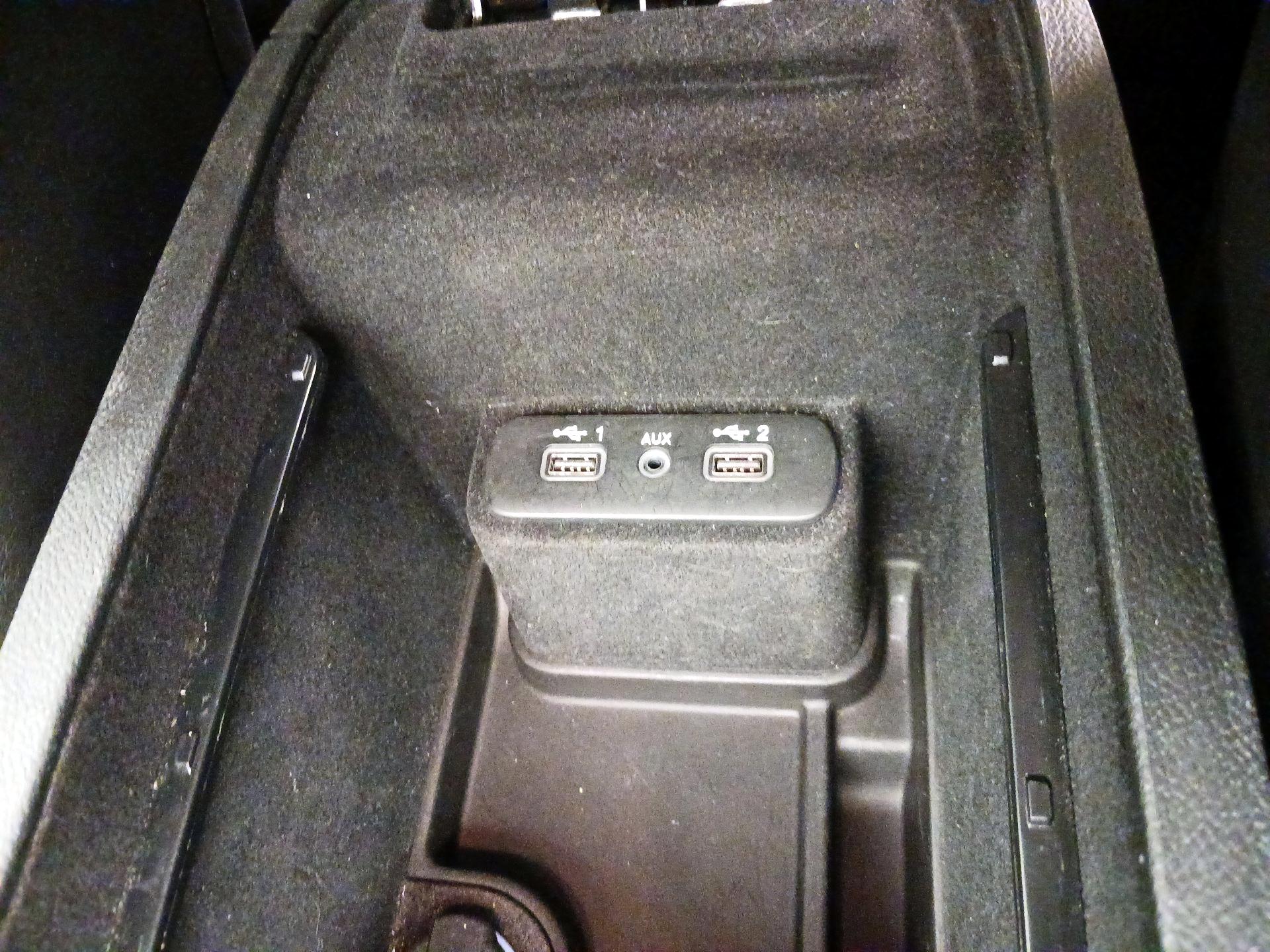 Thumbnail: 2019 Chrysler 300 - 19