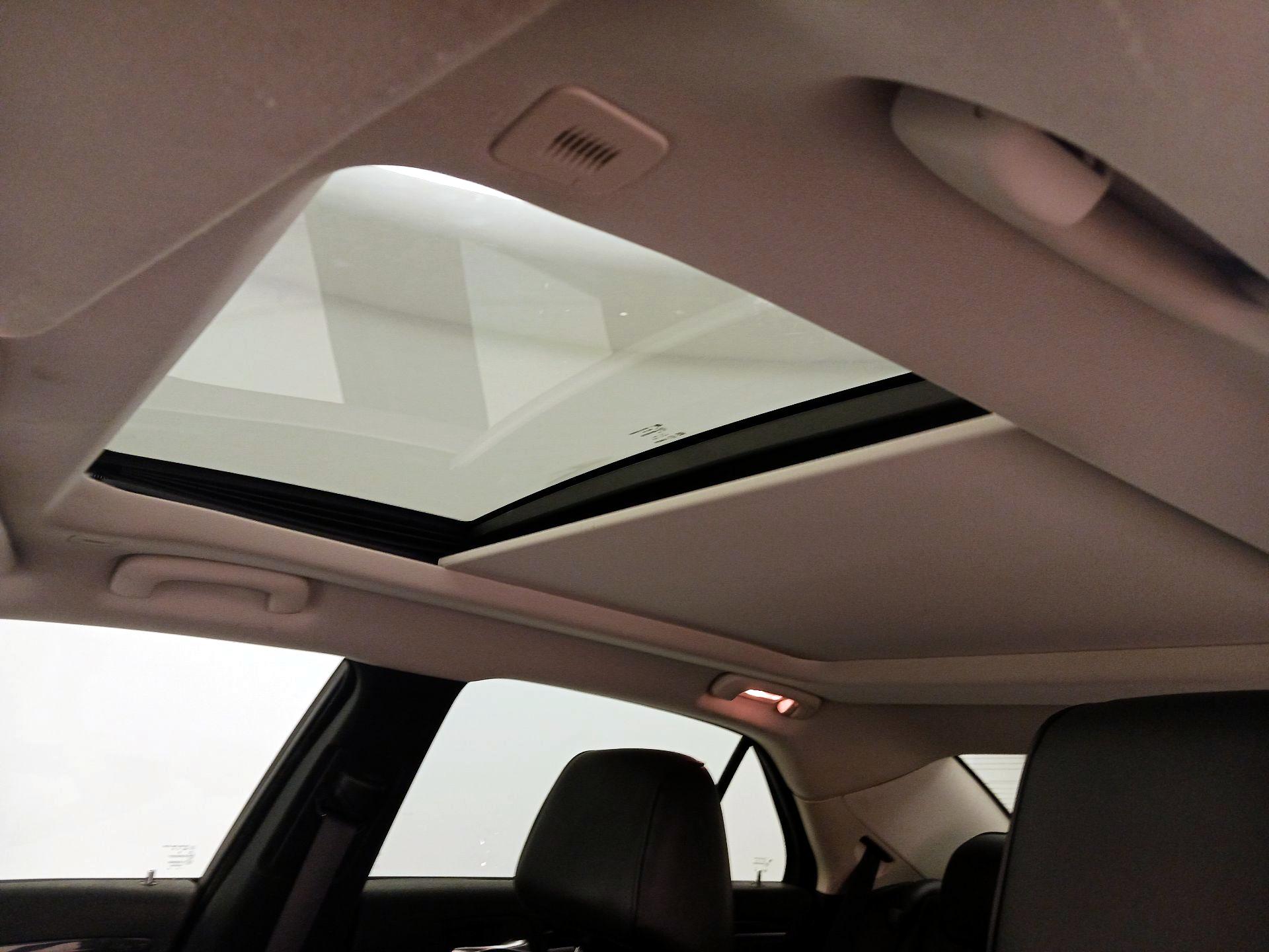 Thumbnail: 2019 Chrysler 300 - 20