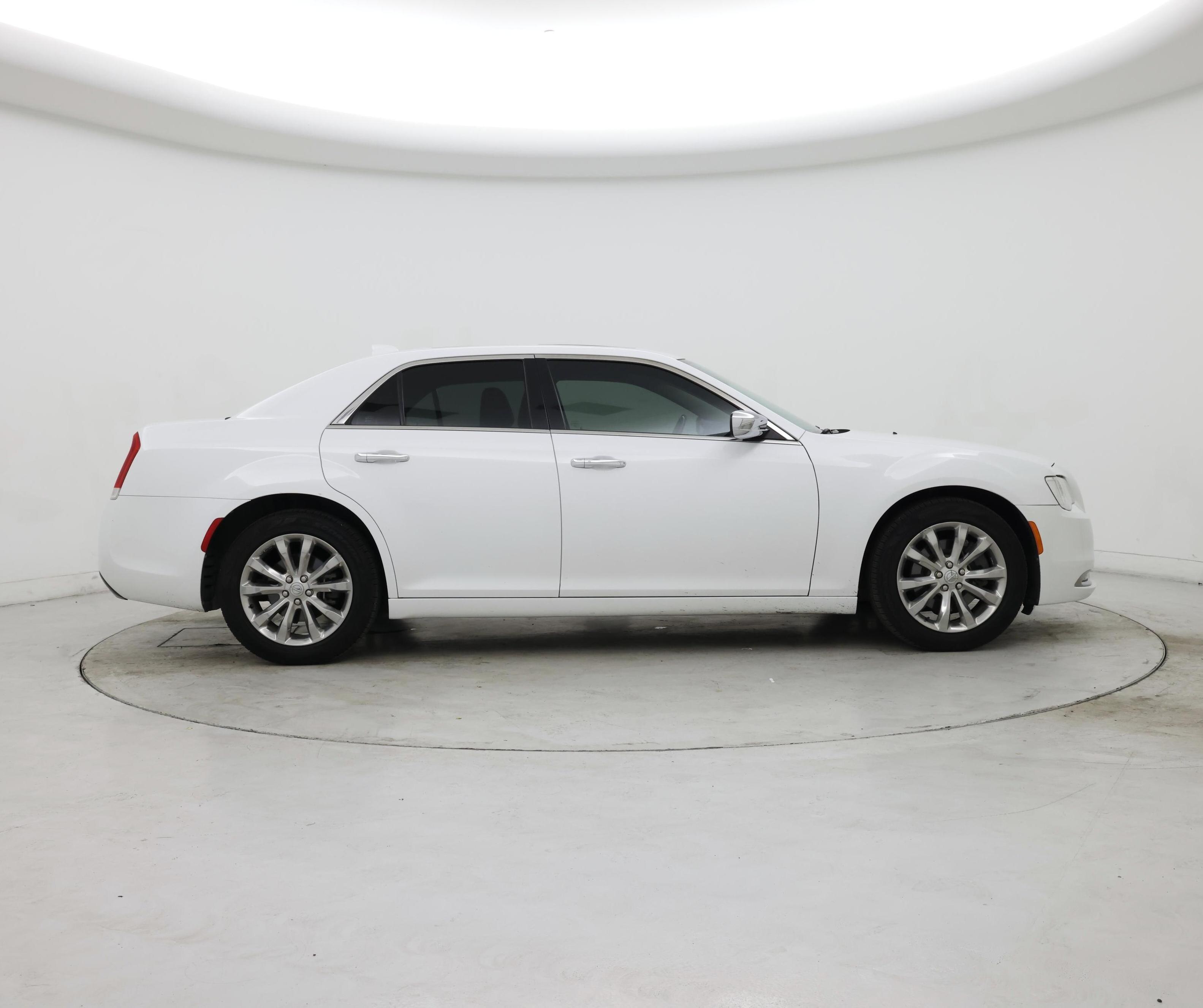 Thumbnail: 2019 Chrysler 300 - 7