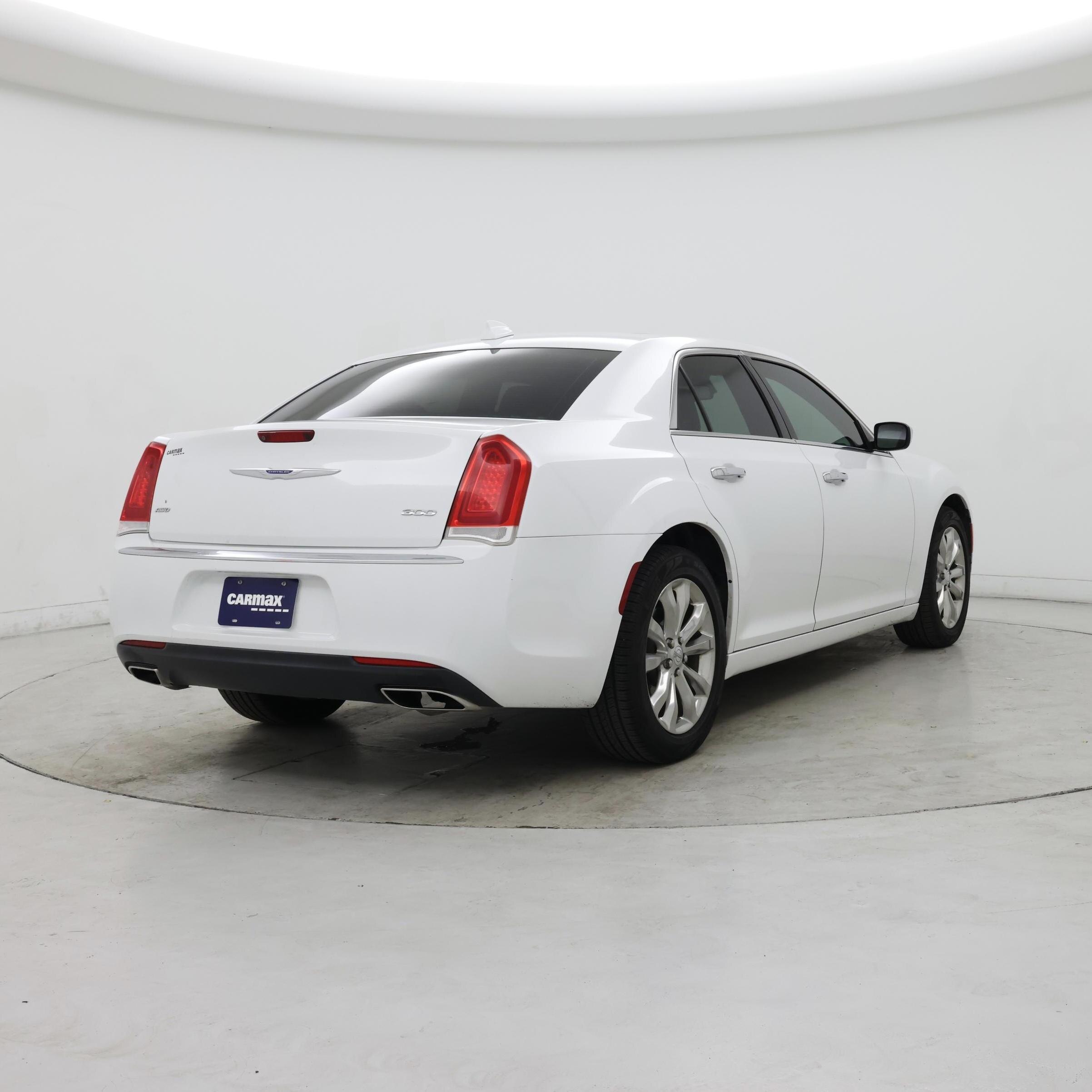 Thumbnail: 2019 Chrysler 300 - 8