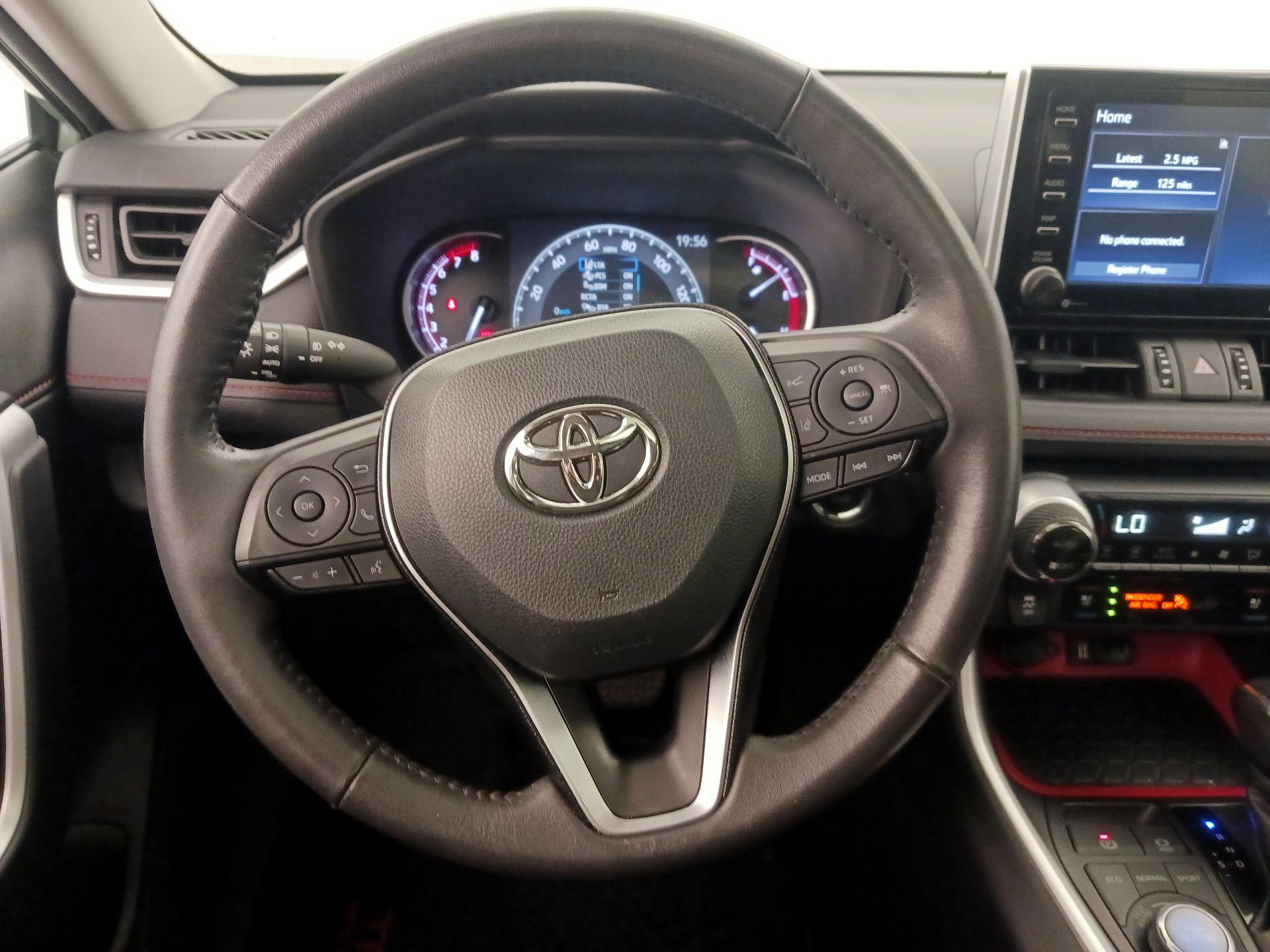 Thumbnail: 2021 Toyota RAV4 - 10