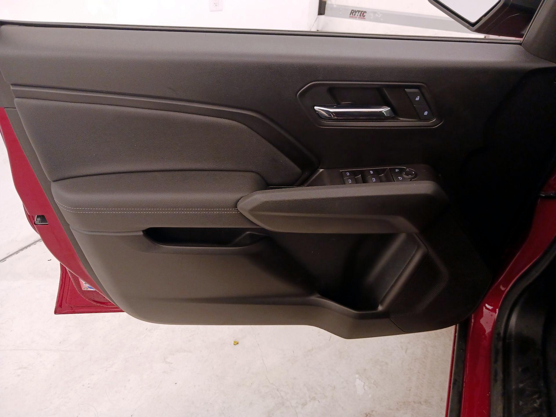 Thumbnail: 2023 Chevrolet Colorado - 12