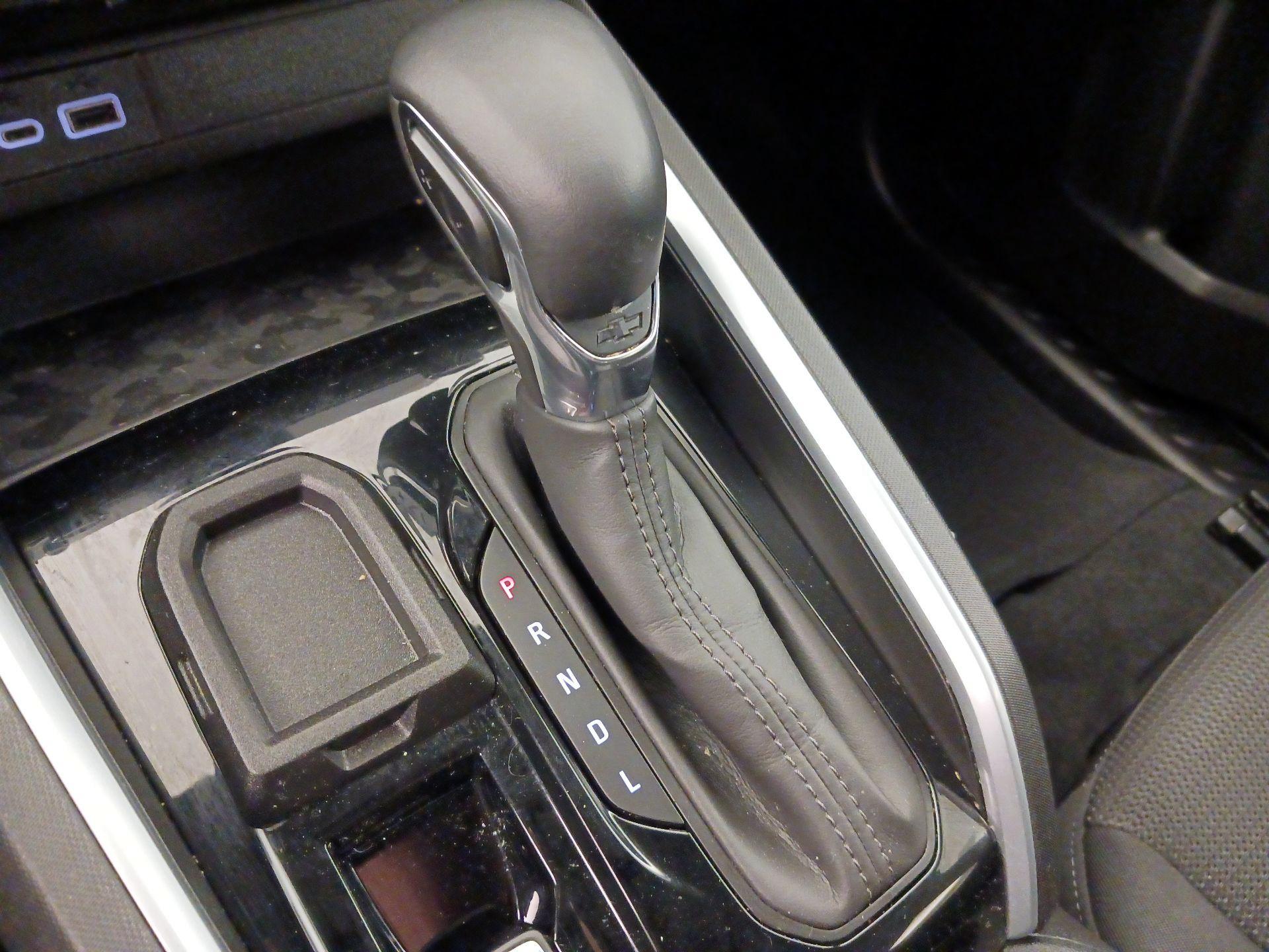 Thumbnail: 2023 Chevrolet Colorado - 17