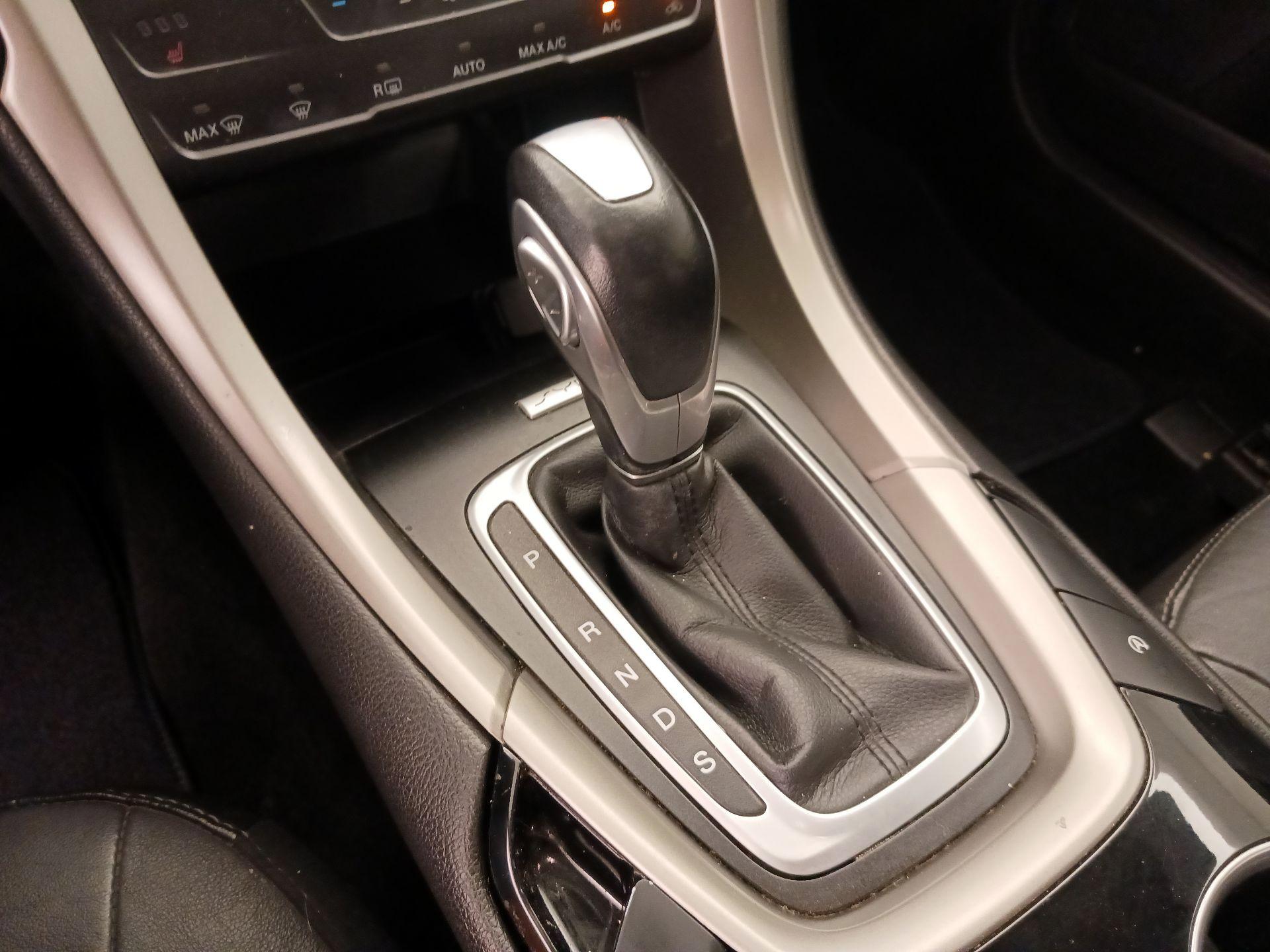 Thumbnail: 2015 Ford Fusion - 17