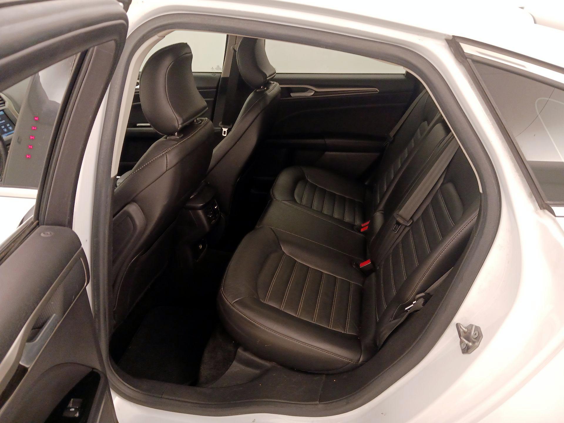 Thumbnail: 2015 Ford Fusion - 20
